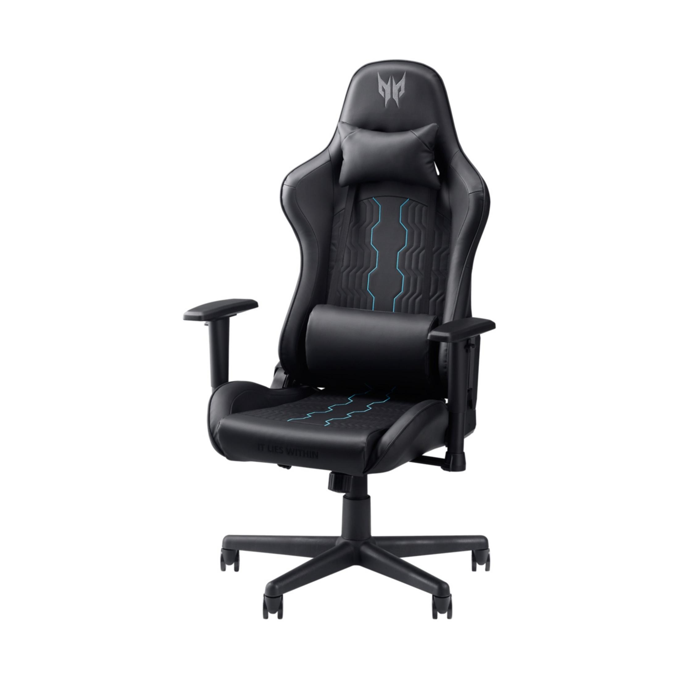 Sedia da gaming nera con accenti blu, poggiatesta e cuscino lombare.