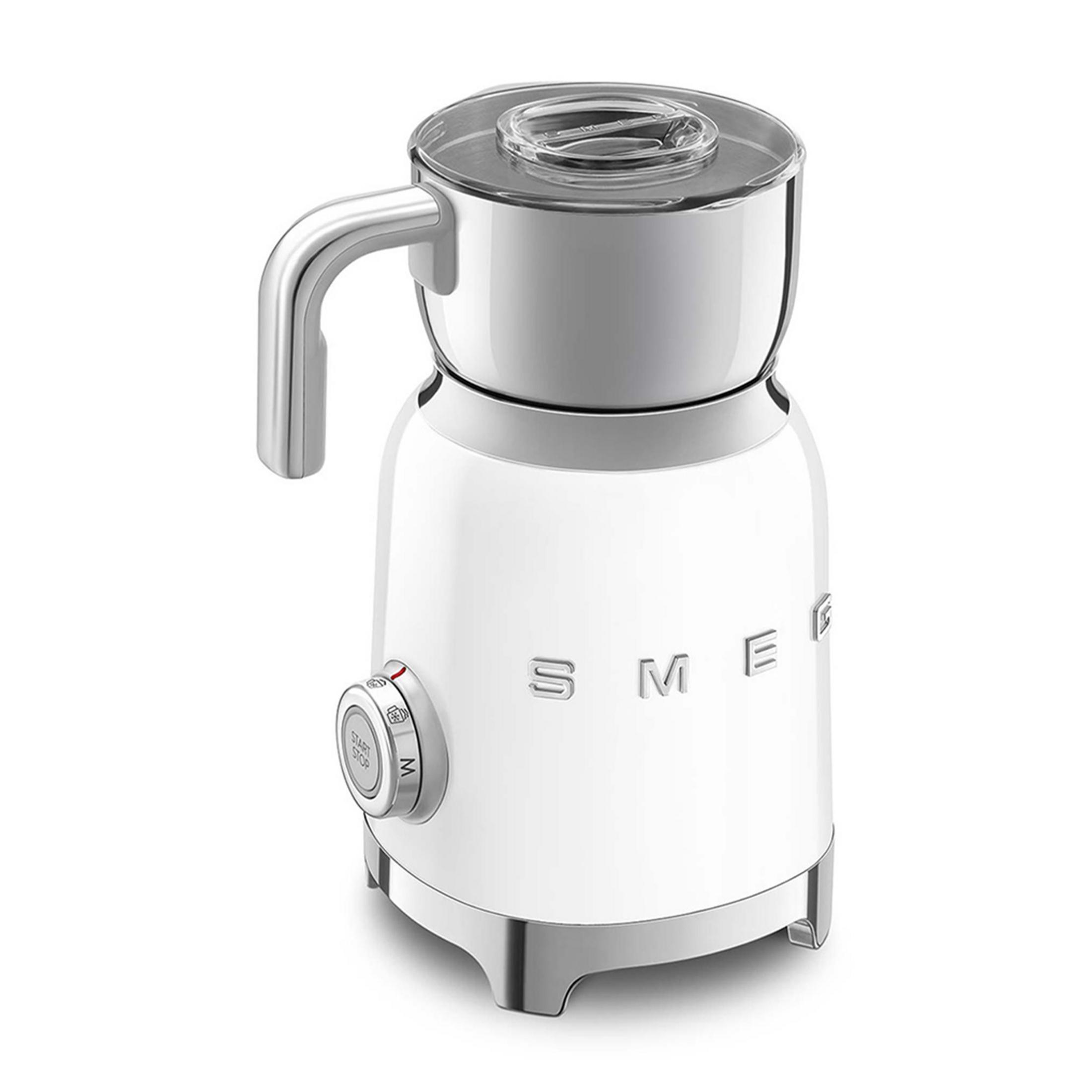 Biały spieniacz do mleka z srebrnymi akcentami i przezroczystą pokrywką.