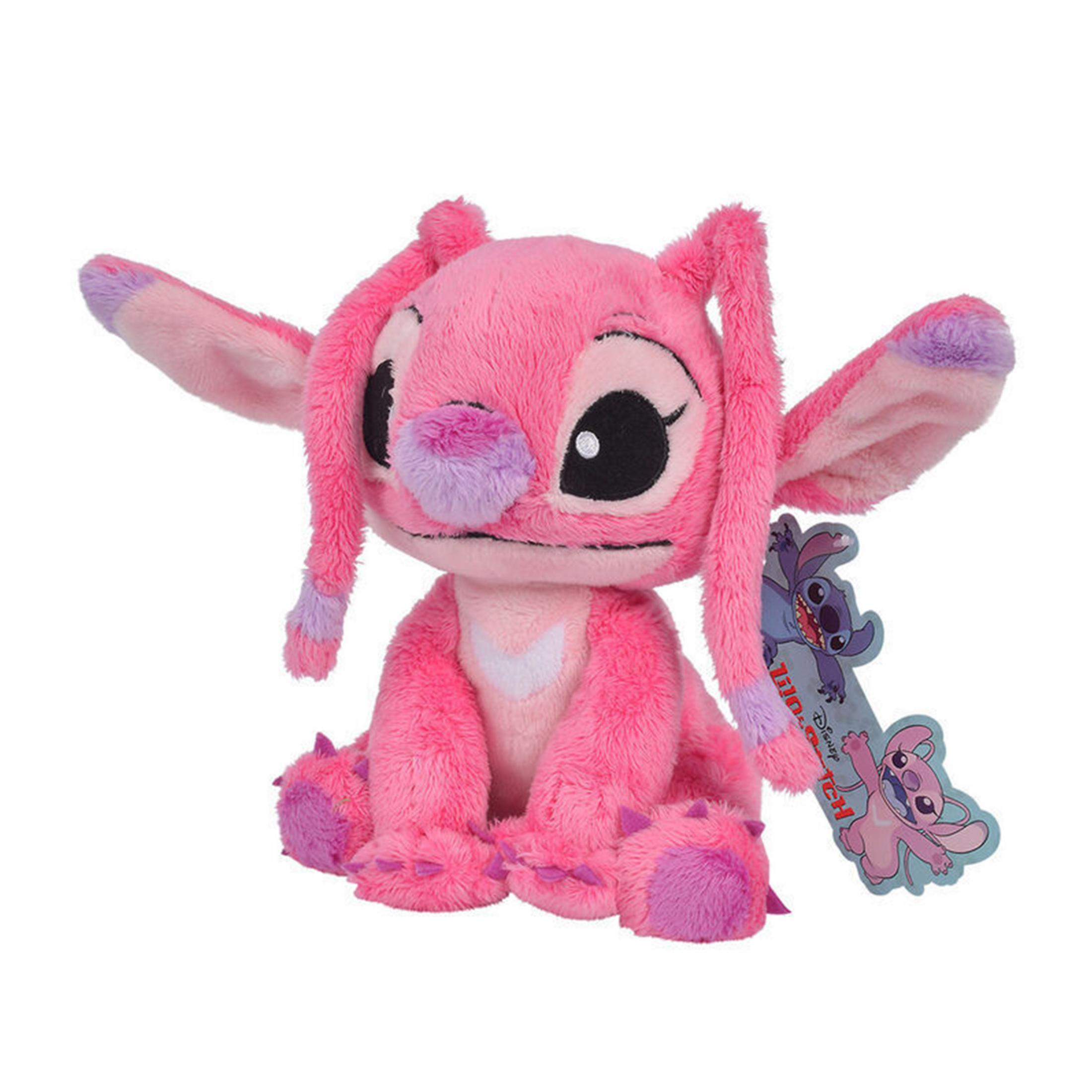 Une peluche Stitch rose avec des accents violets est assise, avec une étiquette Disney.