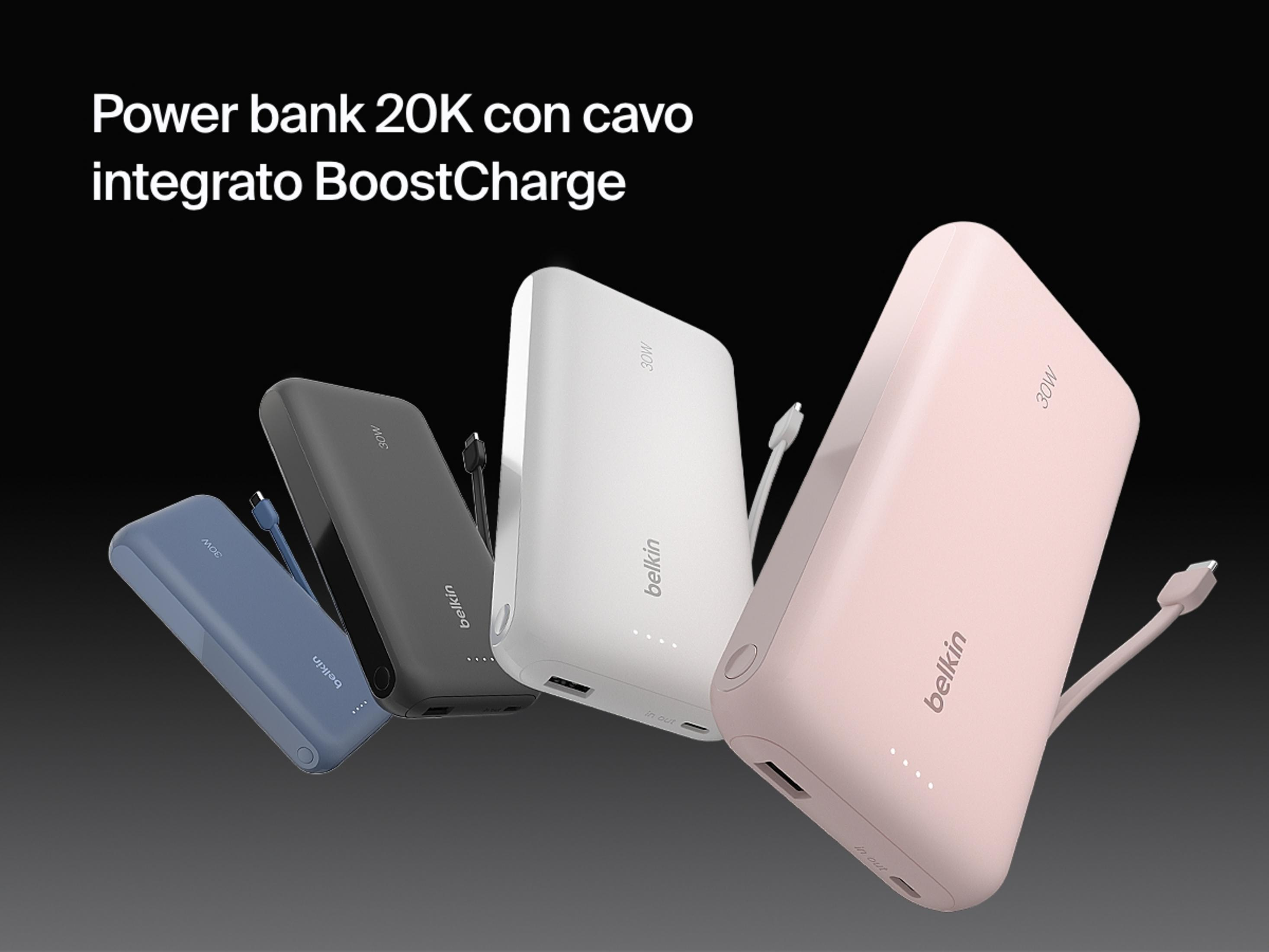 Quattro power bank Belkin blu, nero, bianco e rosa con cavi.