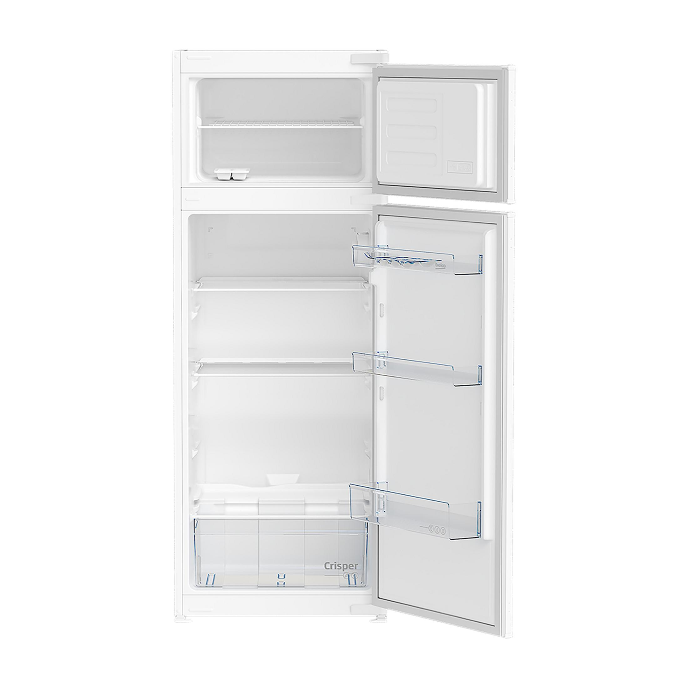 Un frigorifero bianco con la porta aperta, che mostra più ripiani.