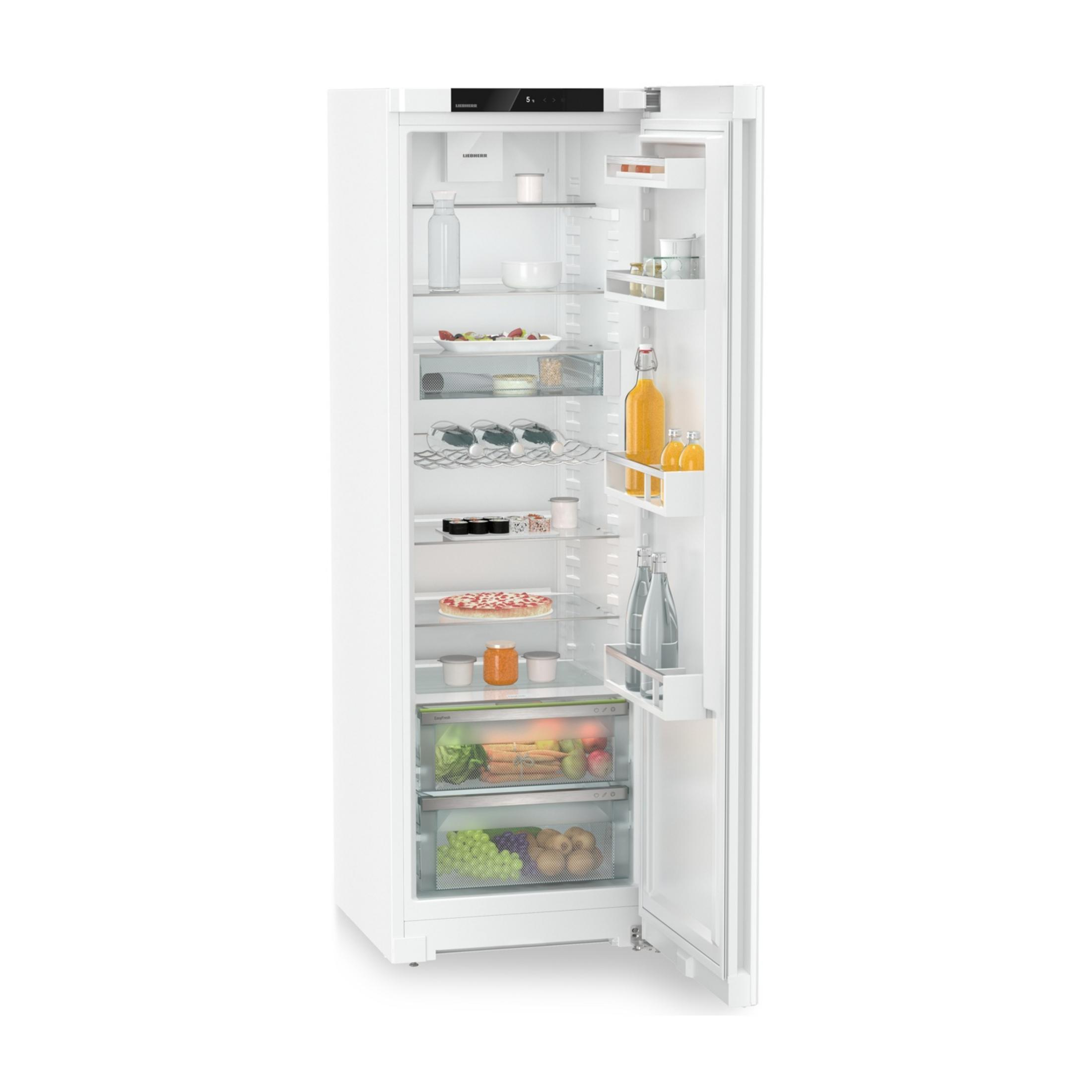 Un refrigerador blanco con la puerta abierta, lleno de comida.