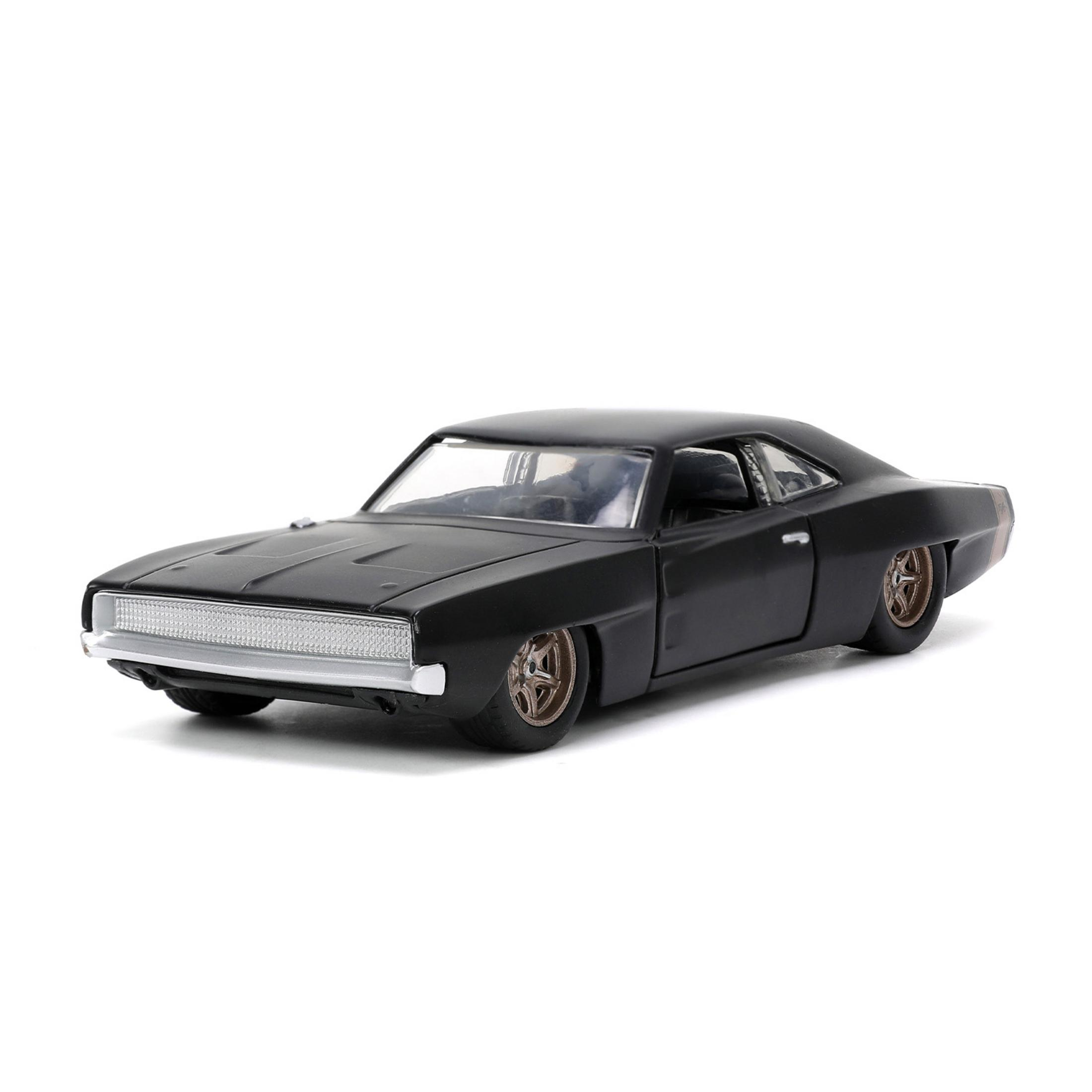 Dodge Charger nero con cerchi dorati su sfondo bianco.