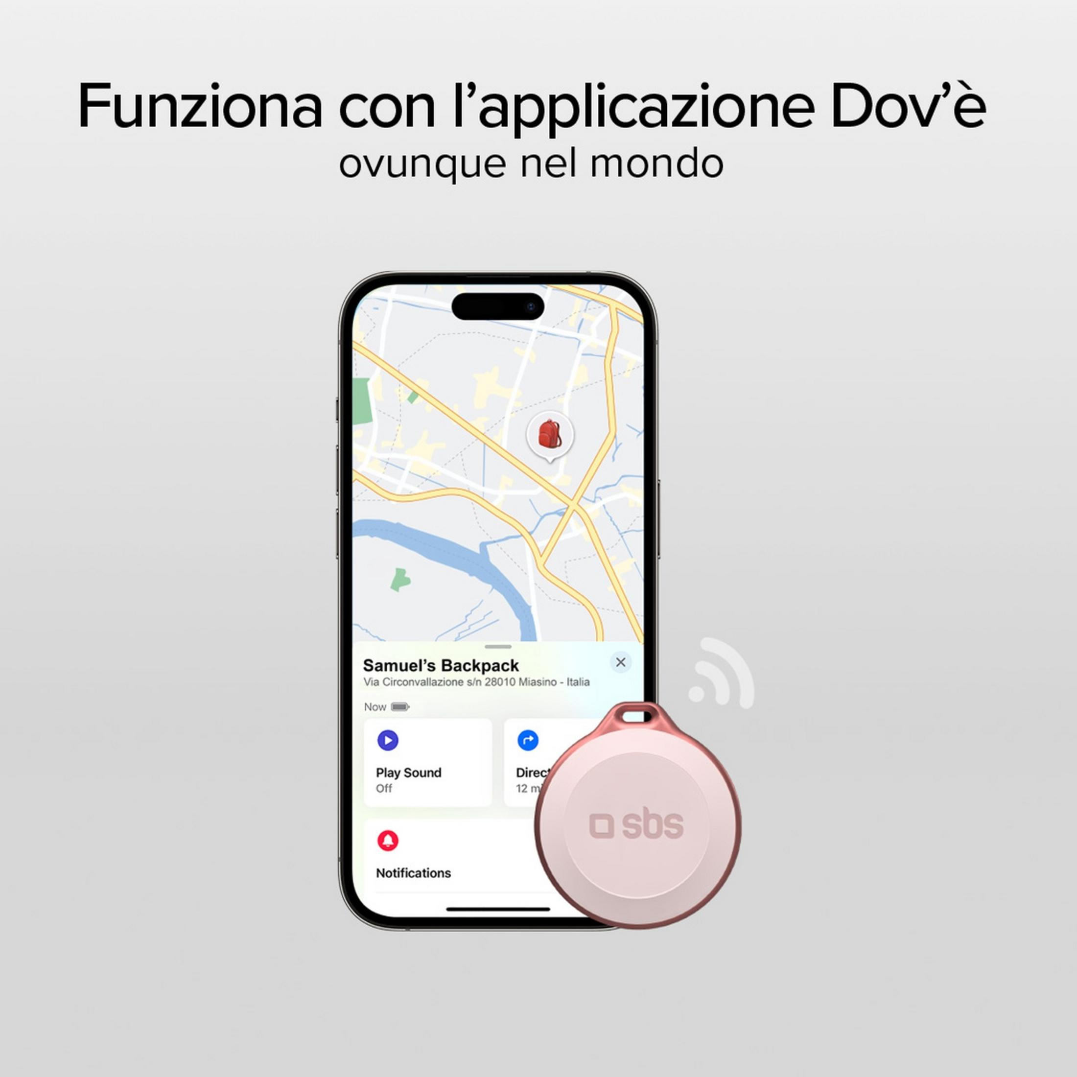 Una etiqueta rosa SBS junto a un iPhone que muestra una aplicación de localización de mochilas.