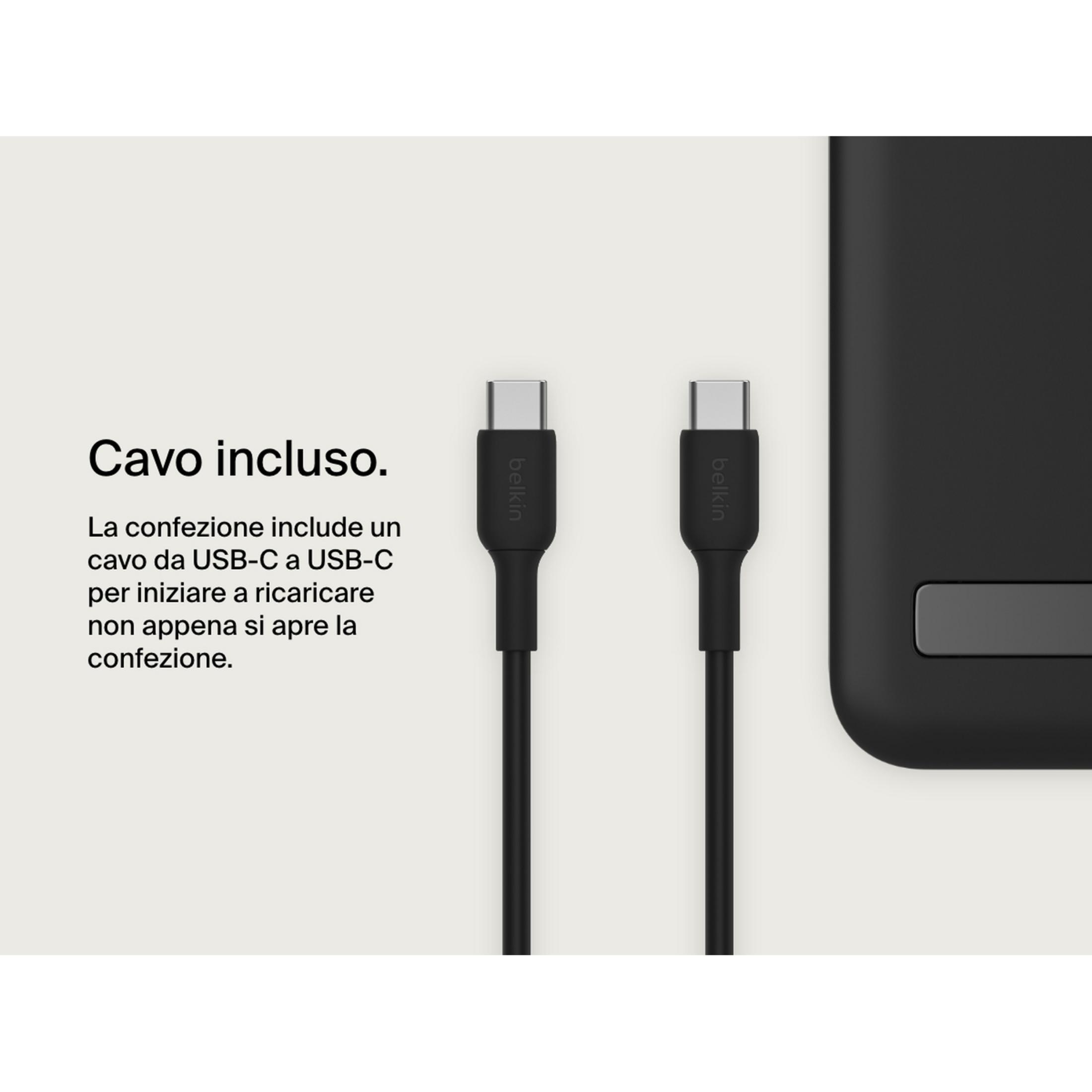 Due cavi USB-C neri Belkin su sfondo chiaro.