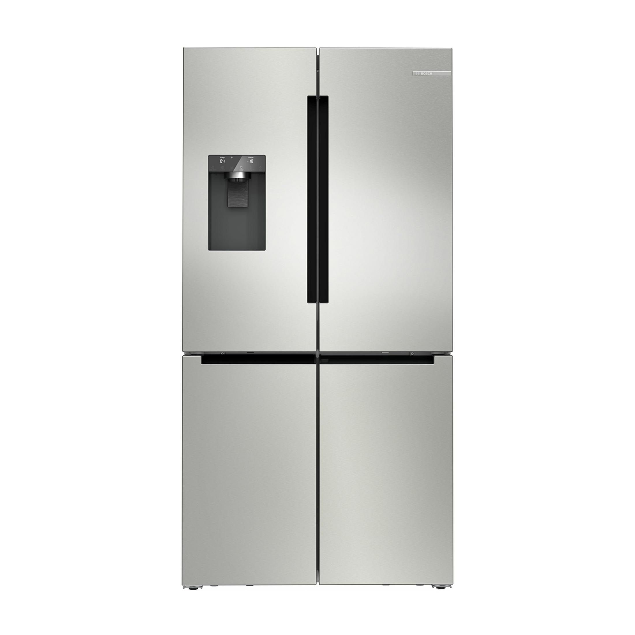 Refrigerador plateado de cuatro puertas con dispensador de agua.