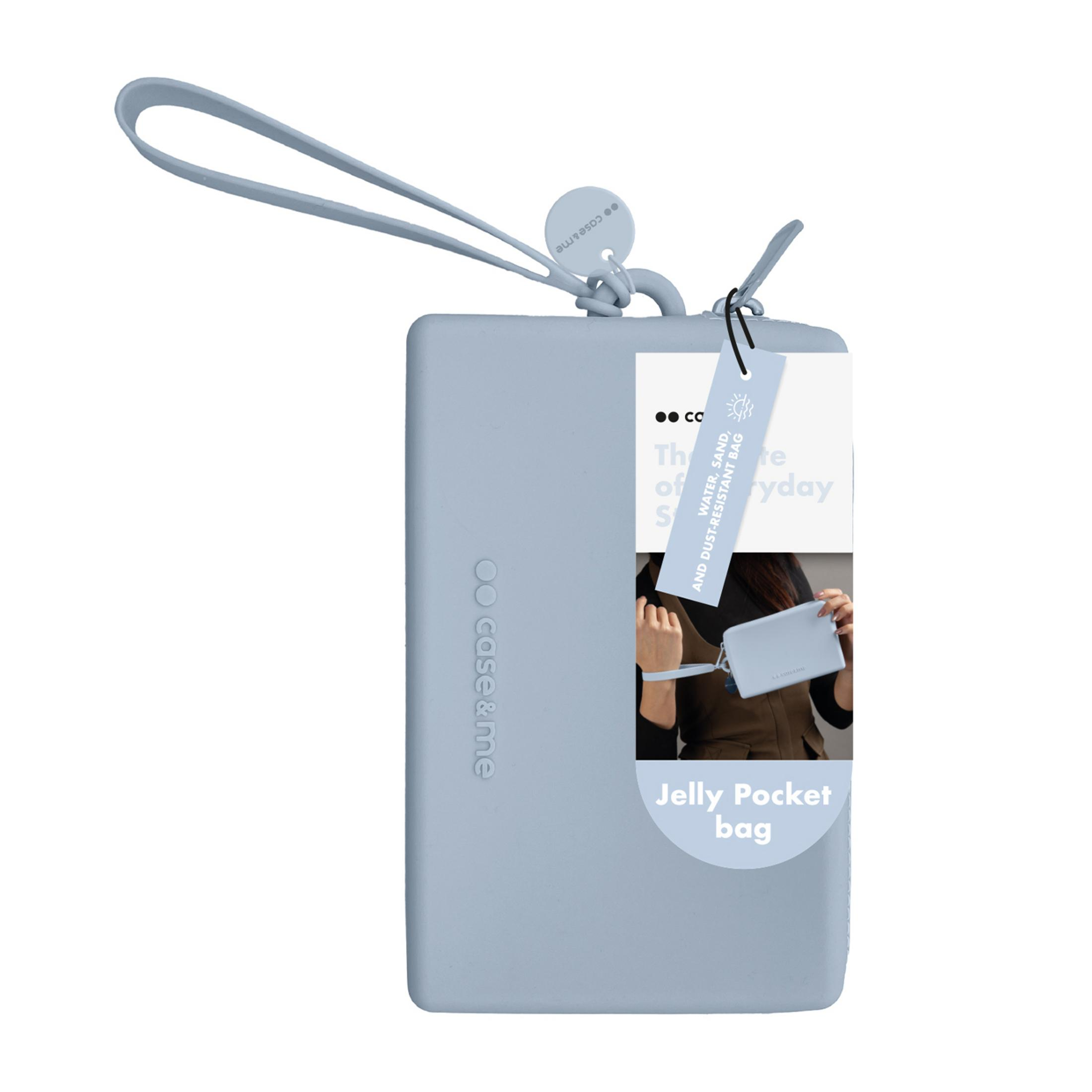 Borsa Jelly Pocket azzurra di Case & Me con laccetto.