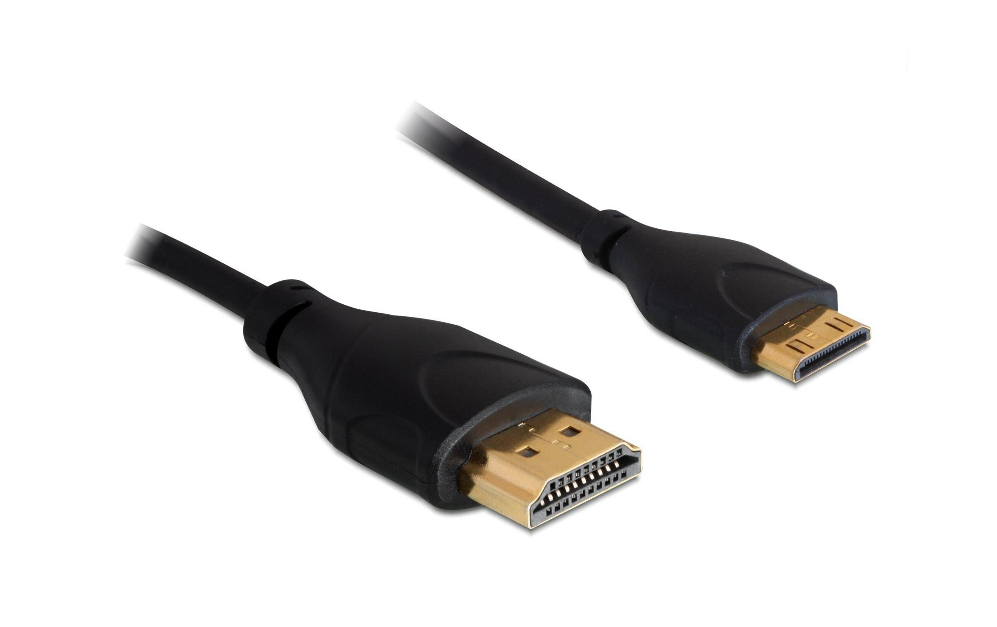 Ein schwarzes HDMI-Kabel mit goldenen Anschlüssen auf weißem Hintergrund.