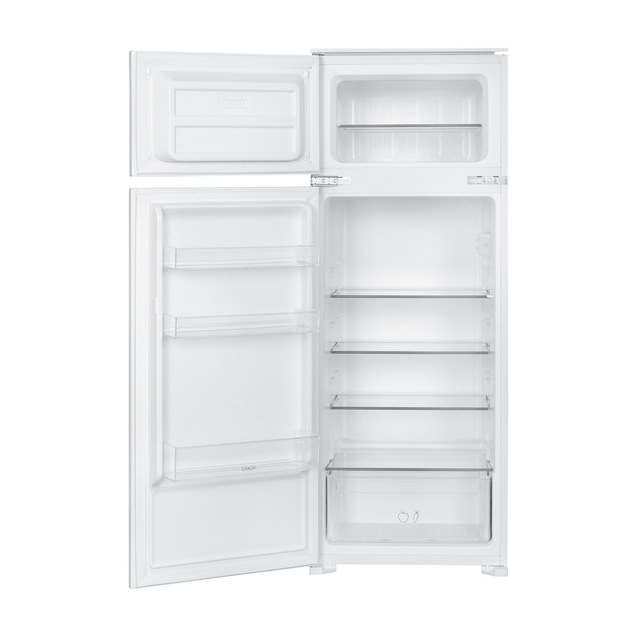 Biała lodówka z otwartymi drzwiami i półkami w środku.