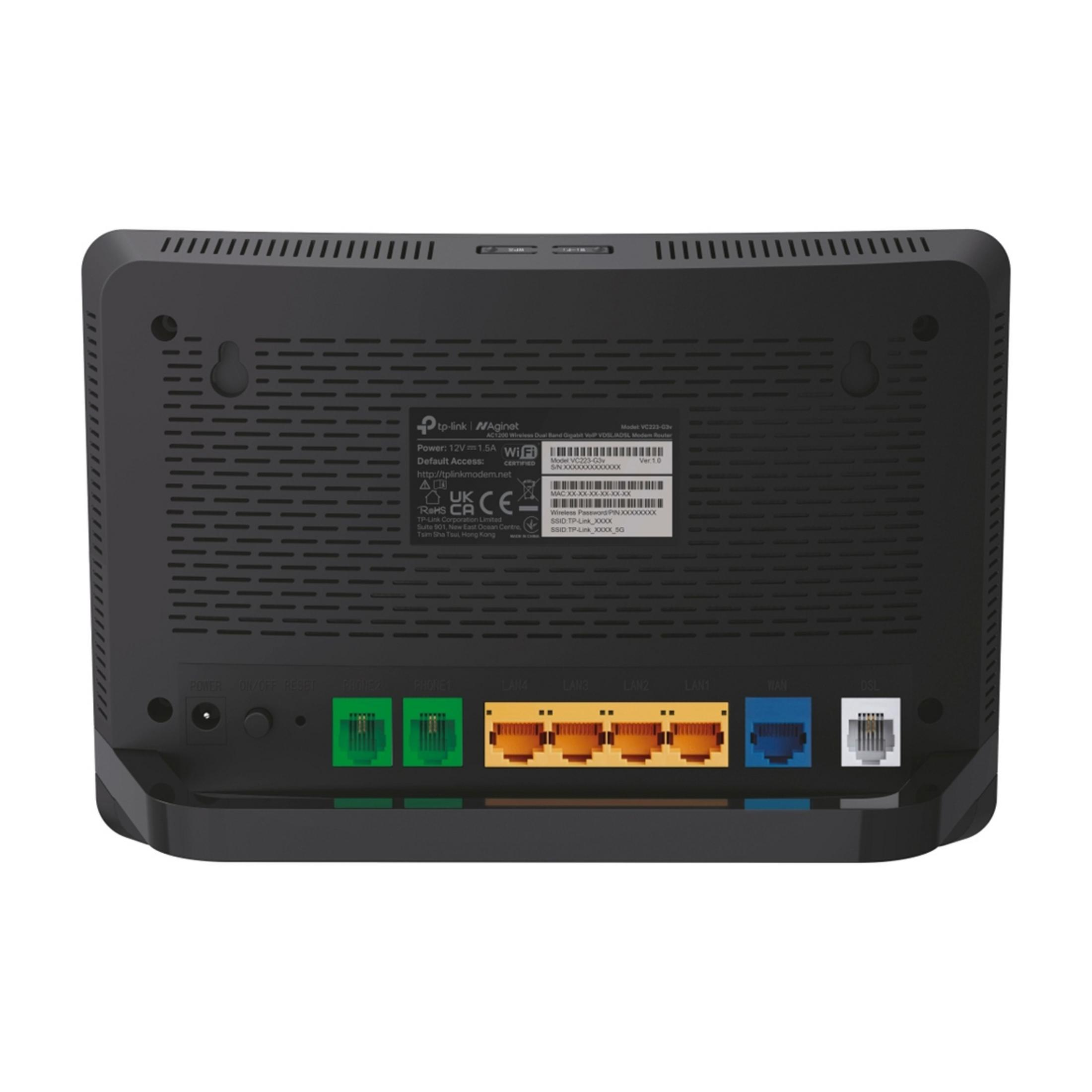 Rückseite eines schwarzen TP-Link WLAN-Routers mit Anschlüssen und Beschriftungen.
