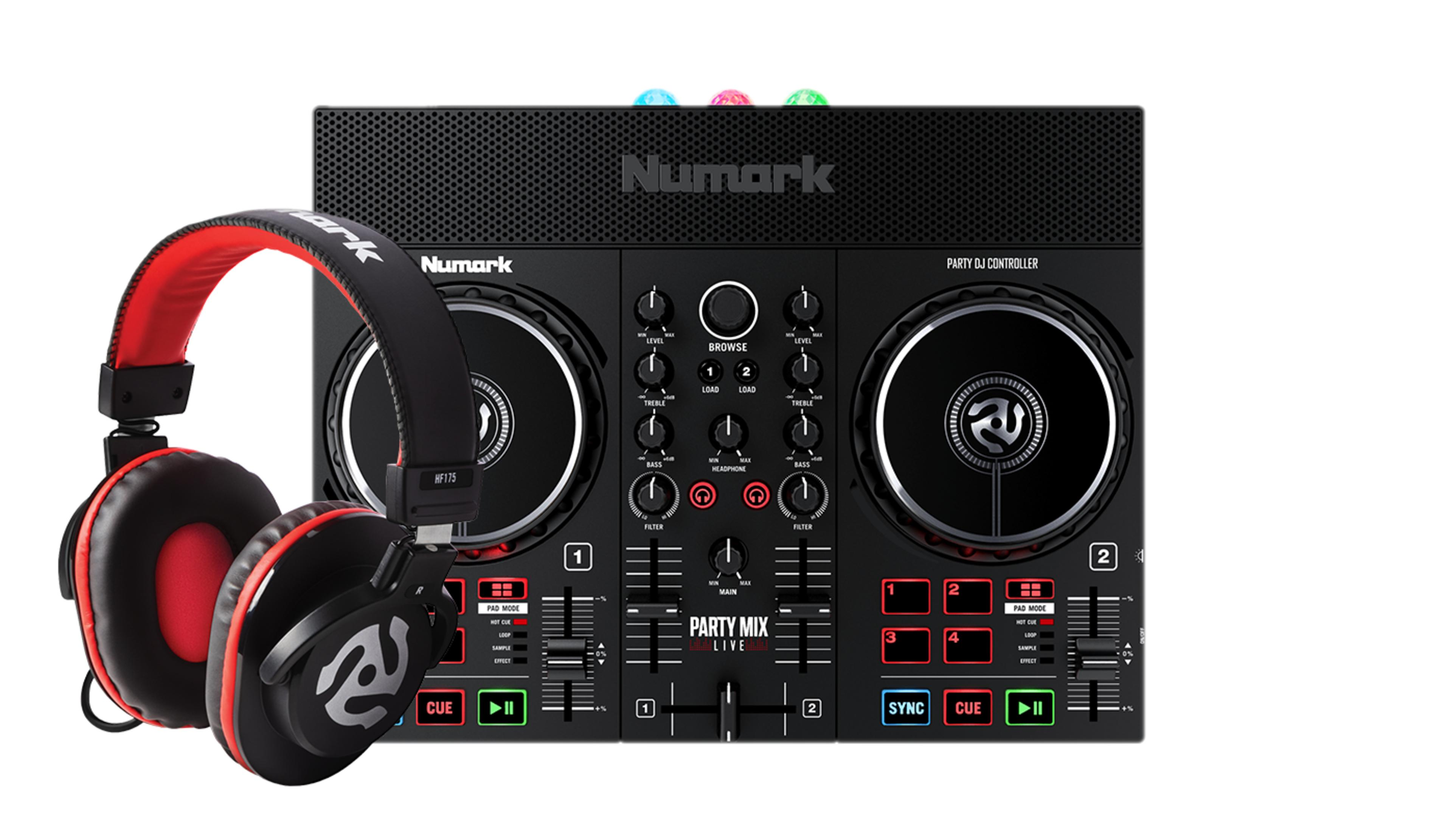 Numark DJ-Controller mit Kopfhörern, schwarz und rot, auf weißem Hintergrund.