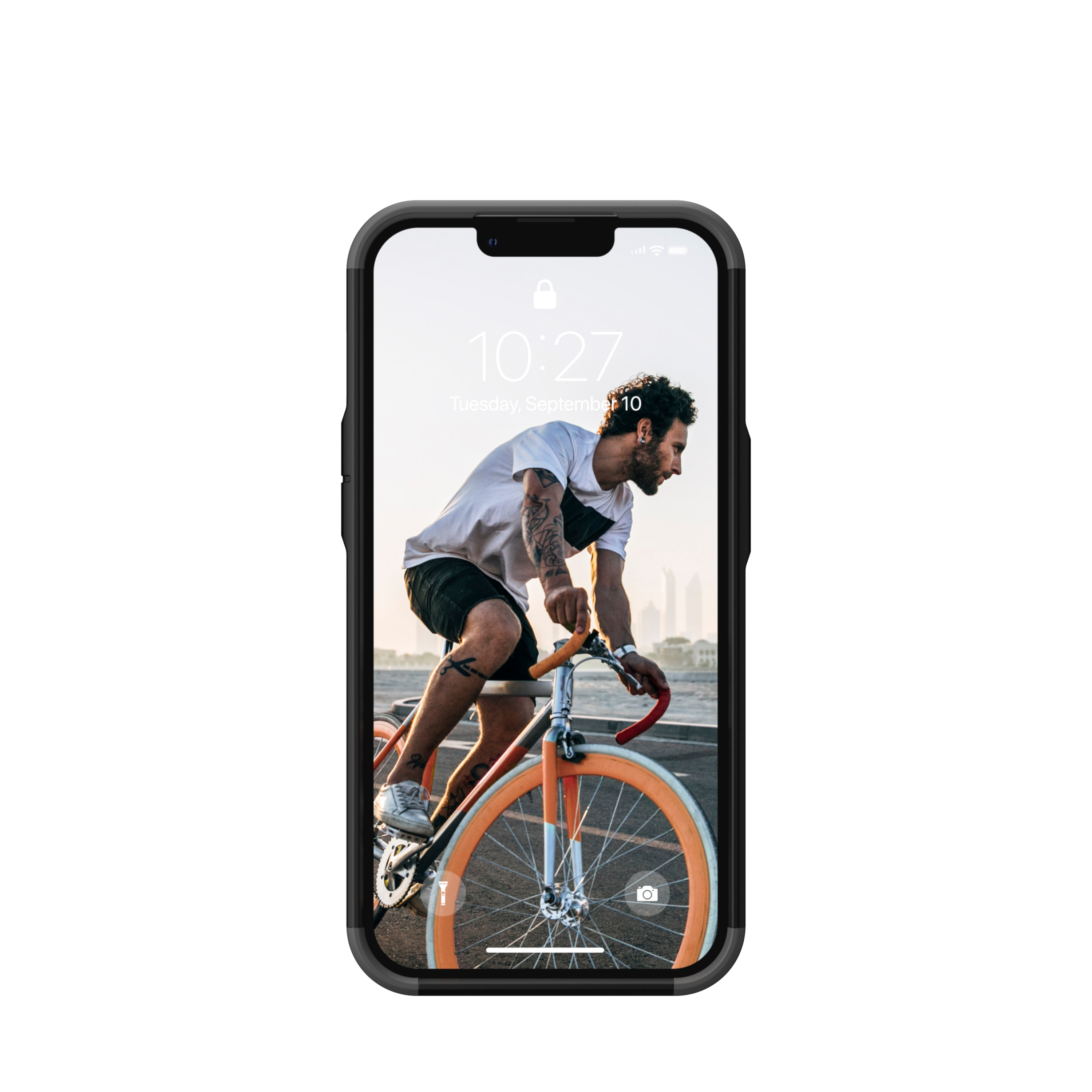 Mann auf Fahrrad, Hintergrund Stadt, Handy-Display.