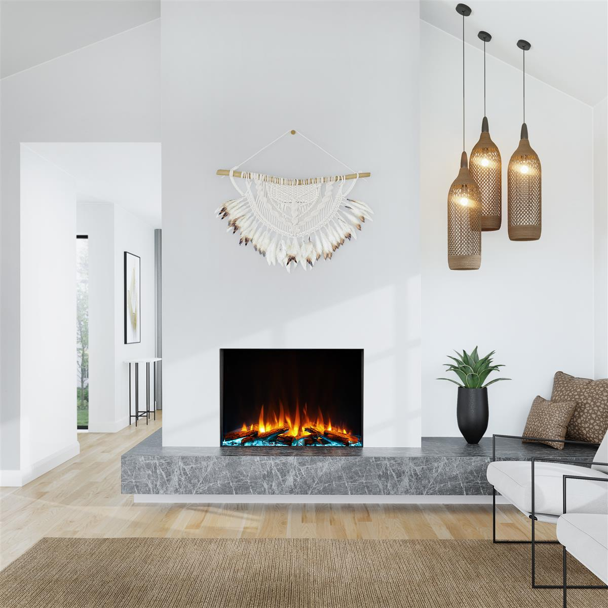 Ein Kamin mit Flammen, darüber ein Wandbehang mit Federn und drei Lampen.