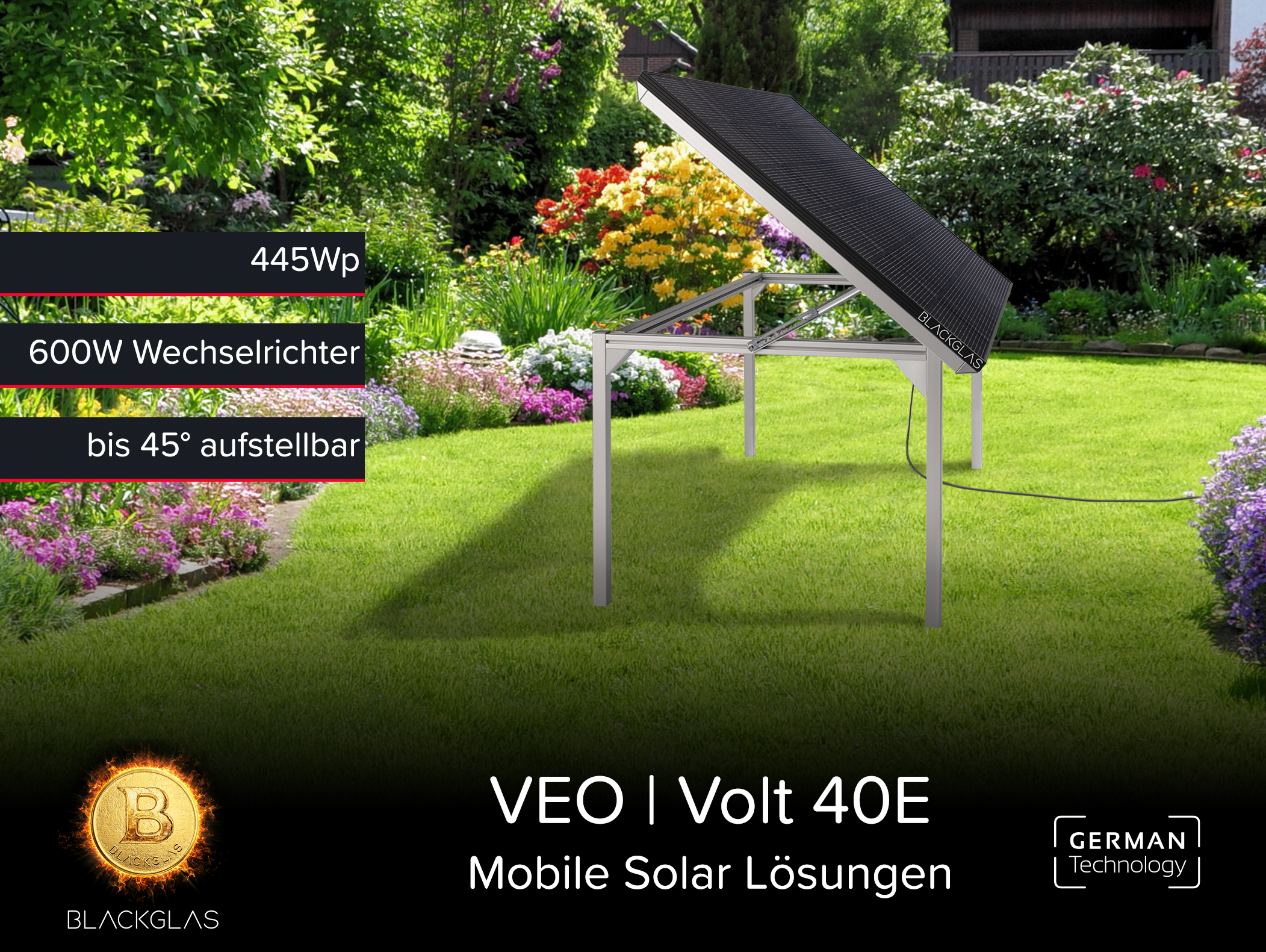 Ein mobiles Solarmodul mit 445Wp steht im Garten. Es ist neigbar bis 45°.