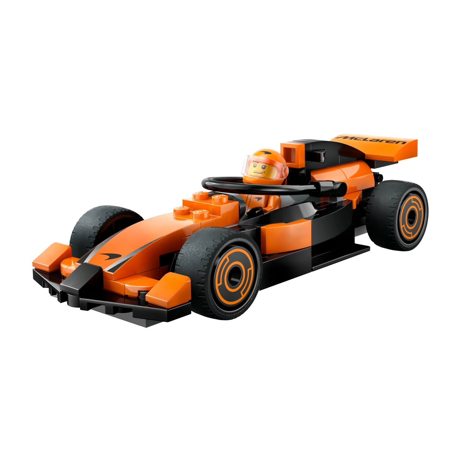 Pomarańczowy samochód wyścigowy Lego z kierowcą i logo McLaren.