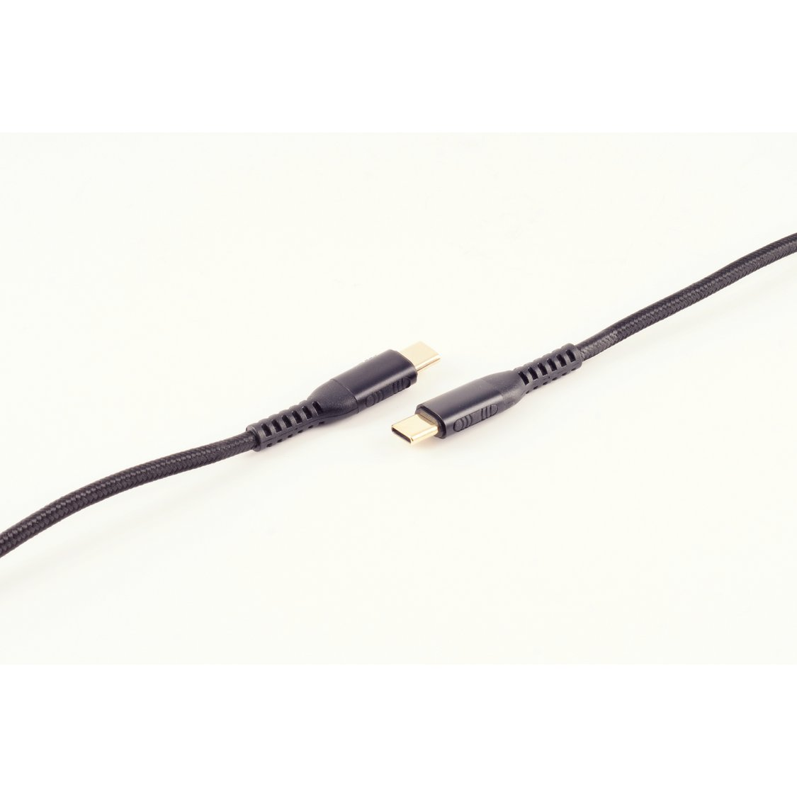 Zwei schwarze USB-C-Stecker auf weißem Hintergrund.