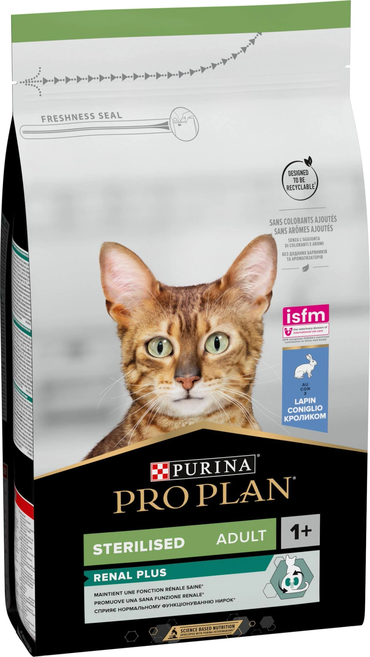 Brązowy pręgowany kot patrzy do przodu. Opakowanie jest dla "Purina Pro Plan Renal Plus".