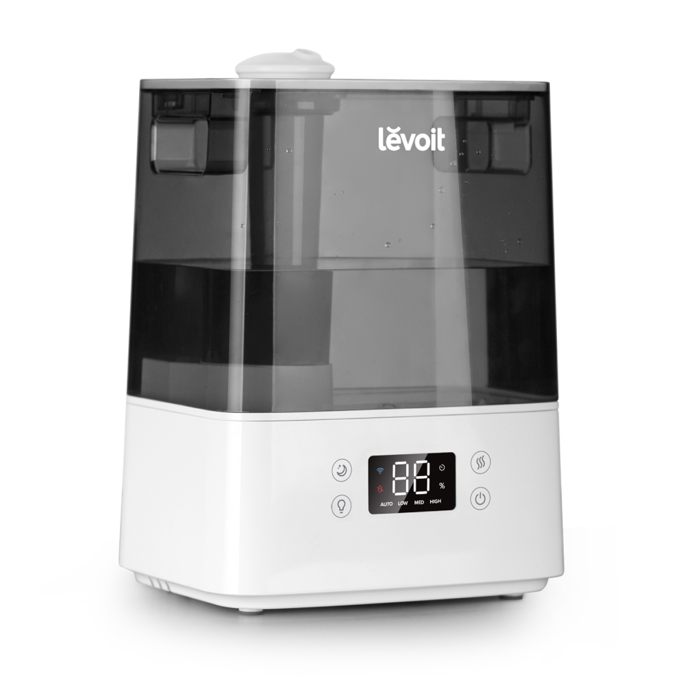 Biały nawilżacz powietrza z ciemnym zbiornikiem i cyfrowym wyświetlaczem.