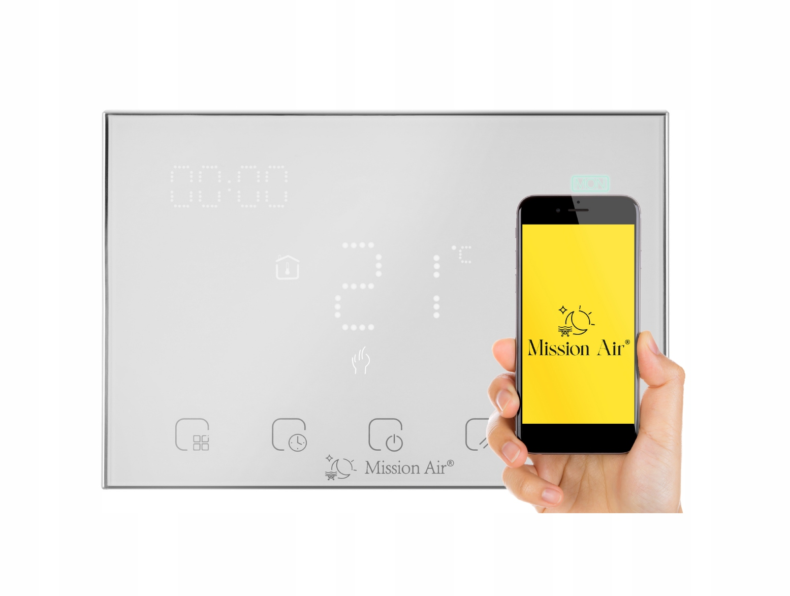 Smartfon z logo Mission Air trzymany przed białym termostatem.