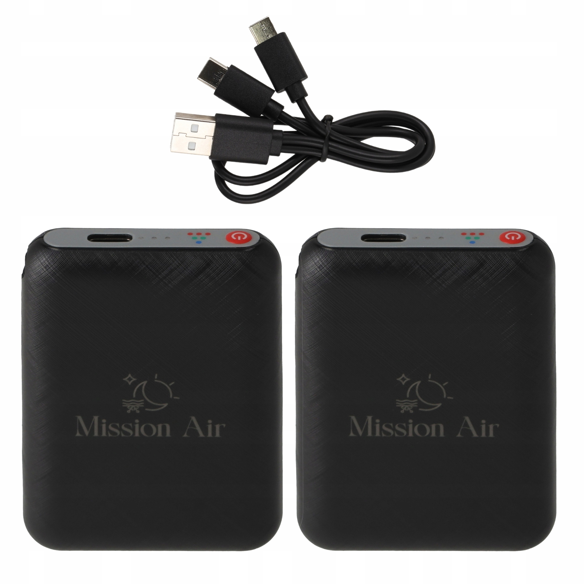 Dwa czarne powerbanki z kablem ładującym. Białe tło.