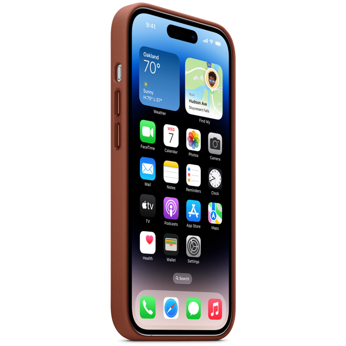 Un iPhone marron dans un étui en cuir marron, présenté sur fond blanc.