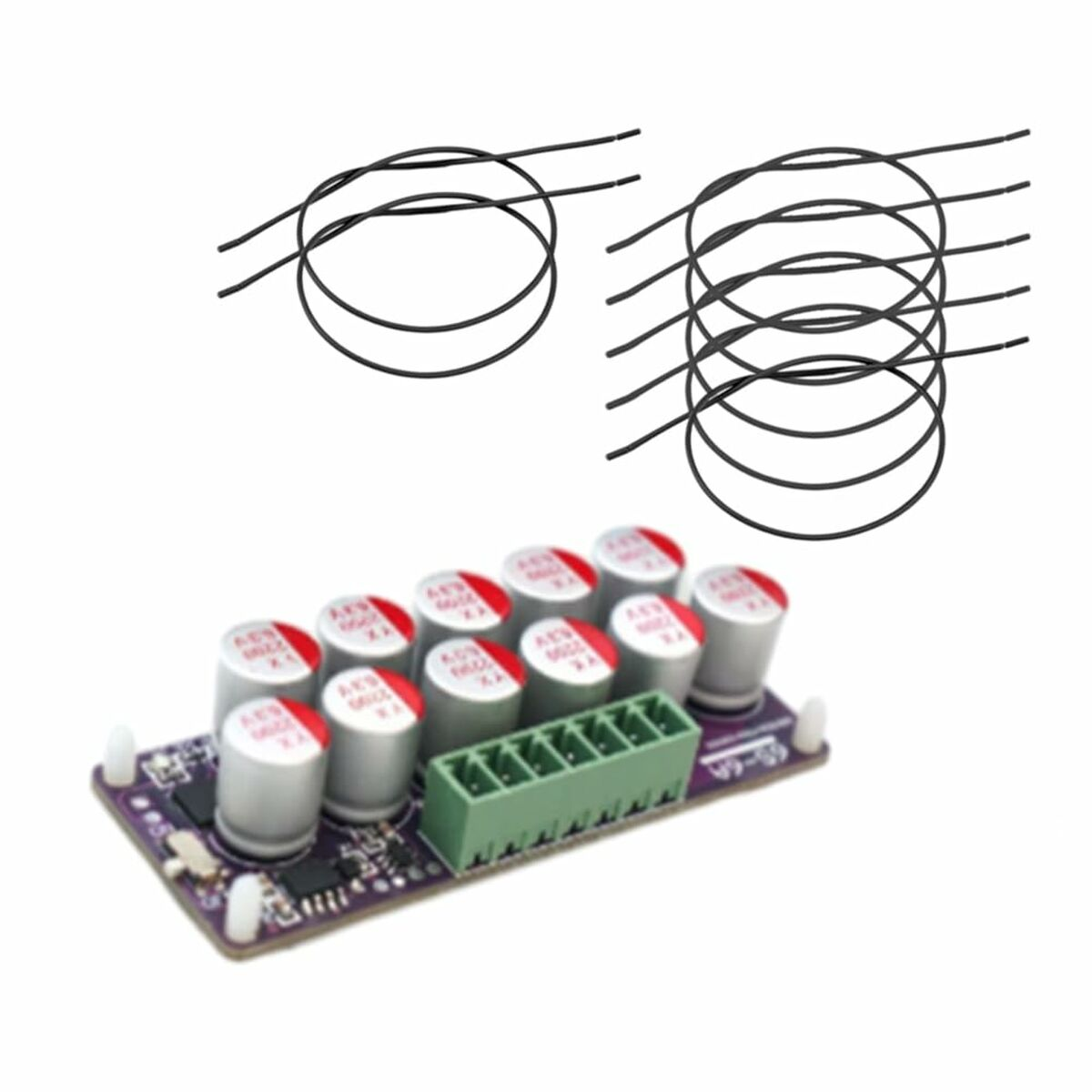 Płytka zasilacza z dziesięcioma kondensatorami i zielonym złączem.