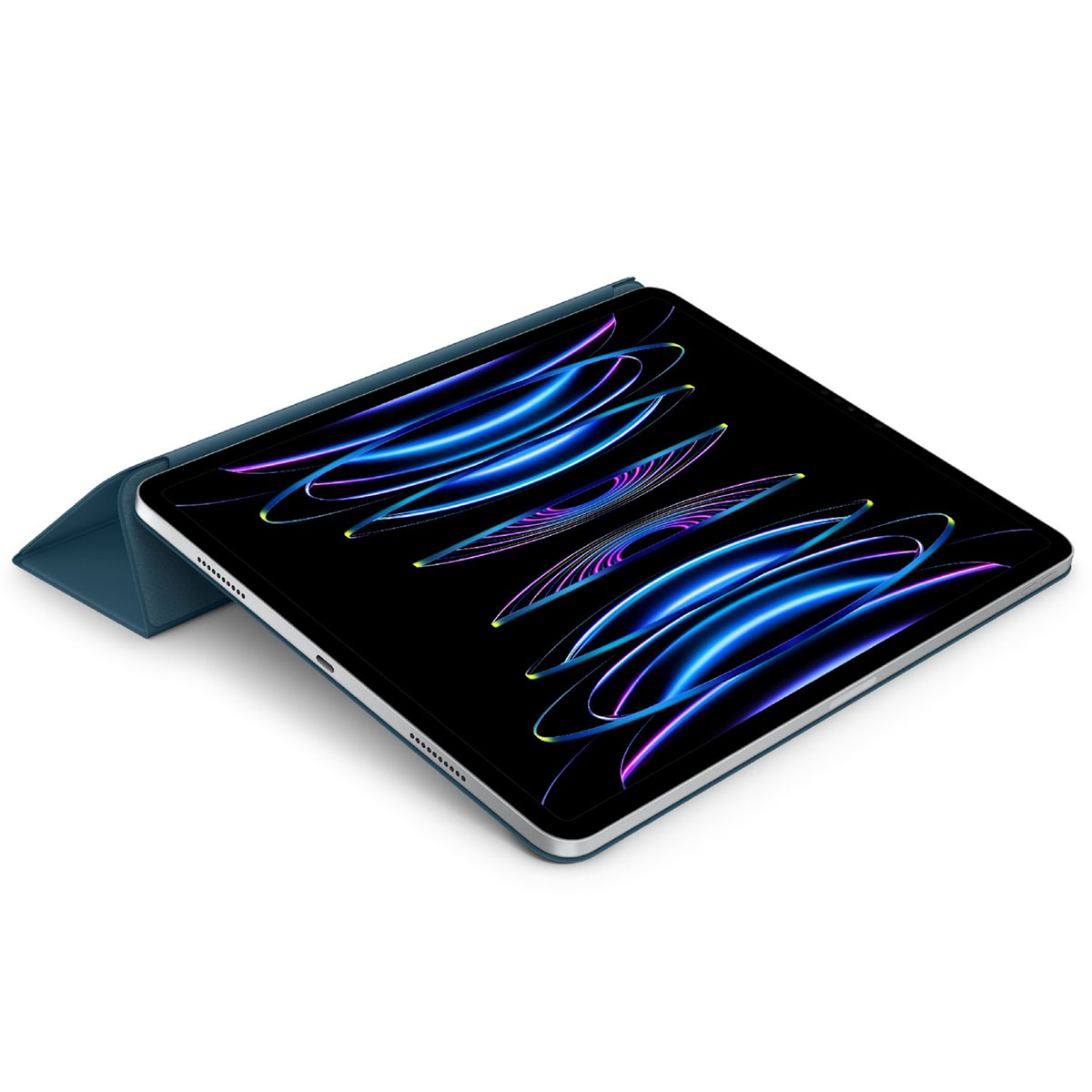 Une tablette bleue dans un étui, affichant un écran abstrait coloré.