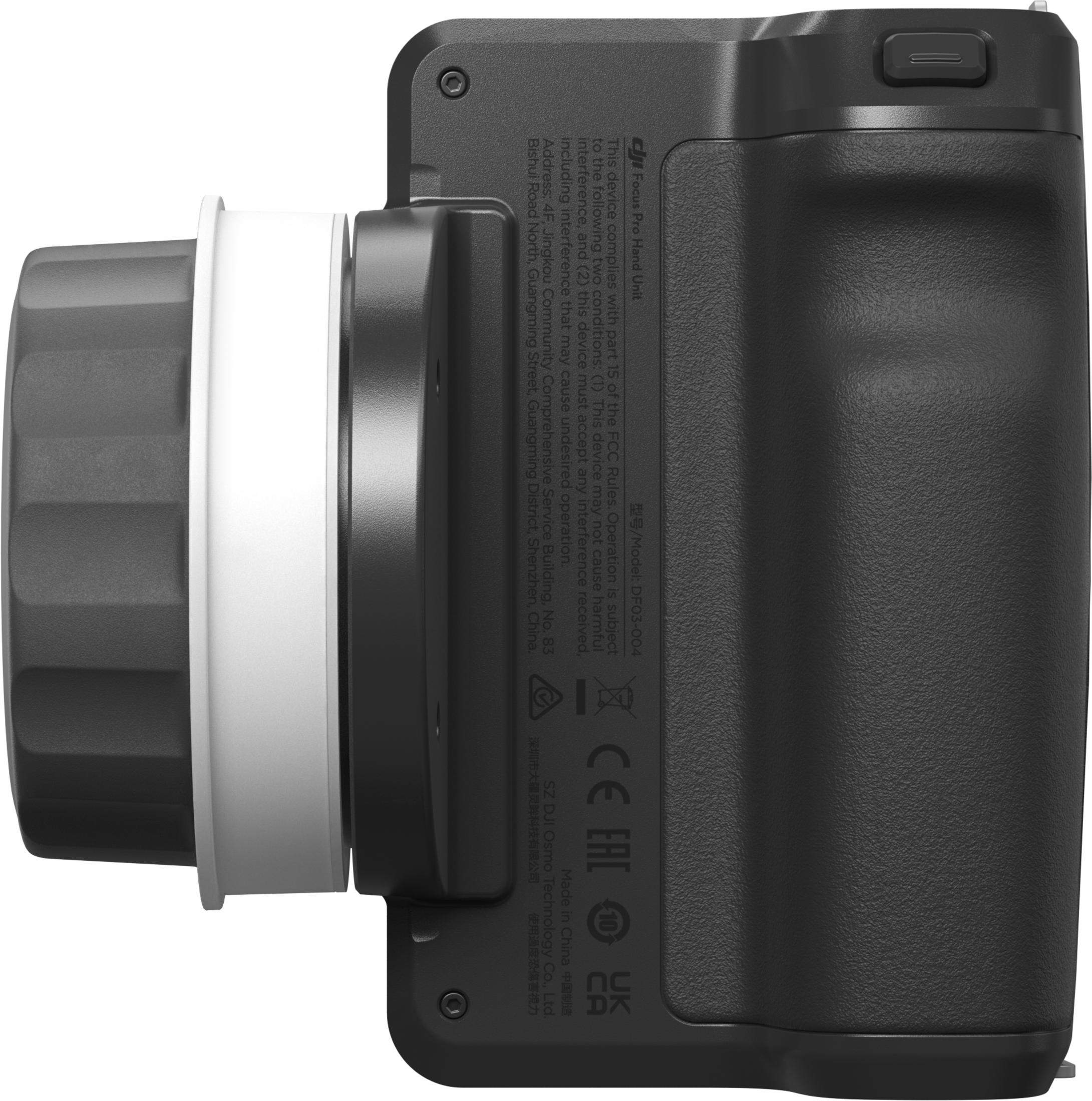 Das DJI Focus Pro Handgerät ist schwarz mit einer weißen Manschette und einem grauen Griff.