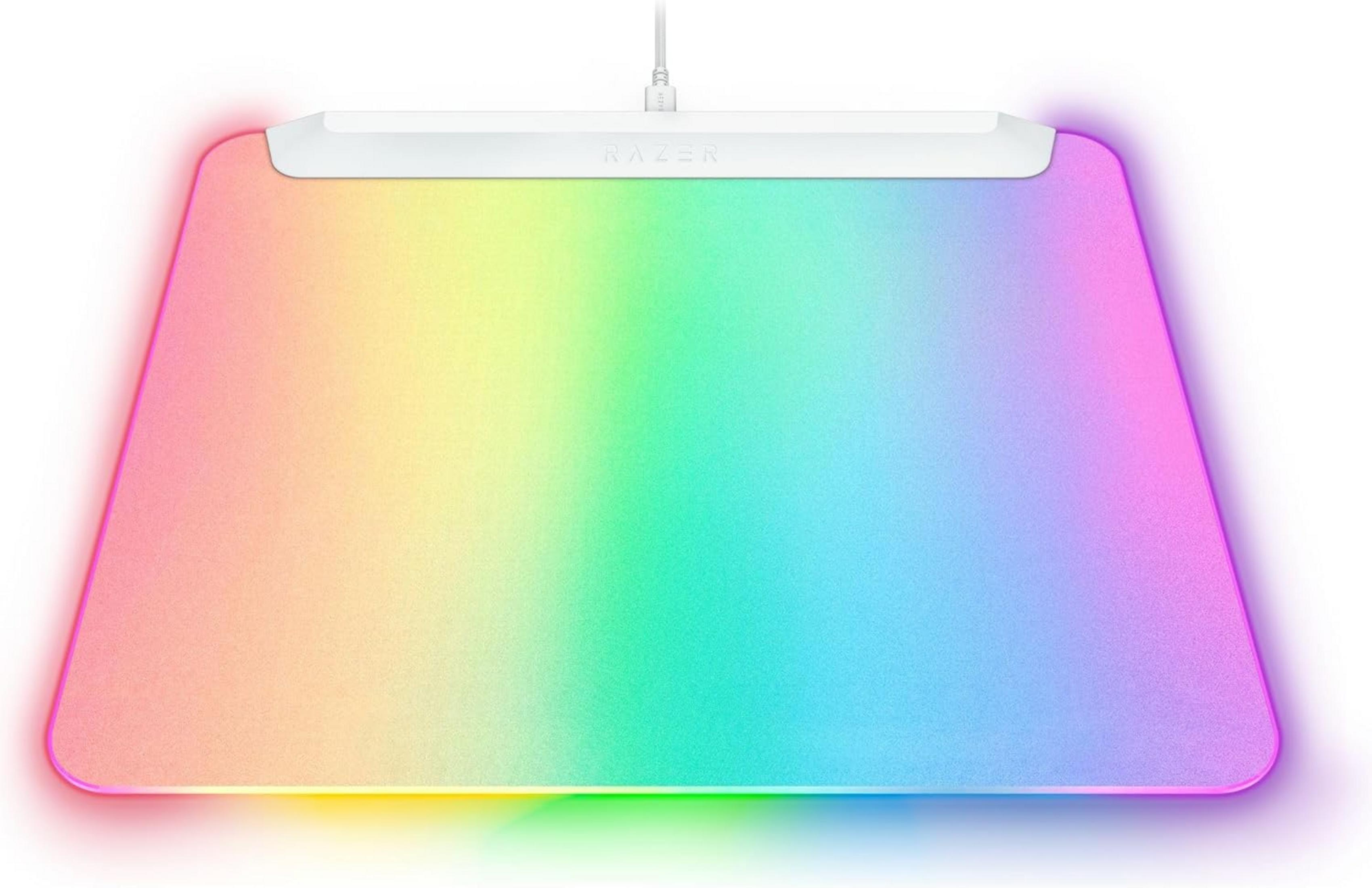 Tapis de souris Razer blanc avec éclairage RVB arc-en-ciel.