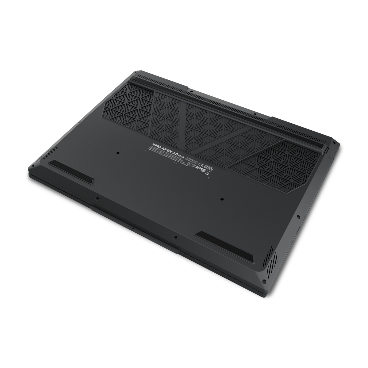 Unterseite eines schwarzen Laptops mit geometrischen Lüftungsmustern und Beschriftungen.