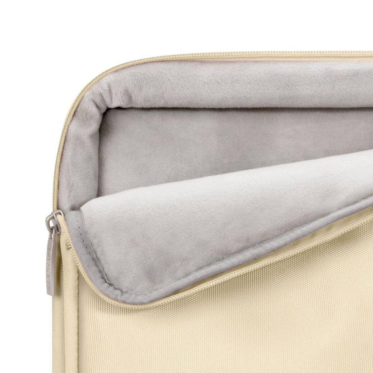 Eine beige Laptoptasche mit weichem, grauem Innenfutter und offenem Reißverschluss.