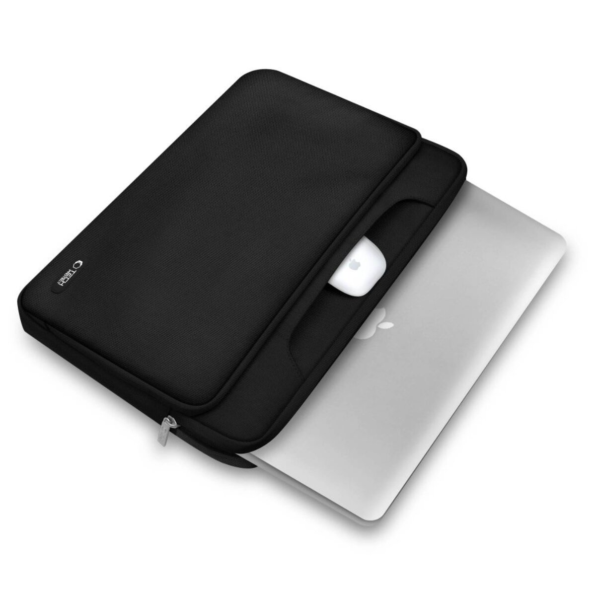 Schwarze Laptoptasche mit silbernem Laptop und weißer Maus.
