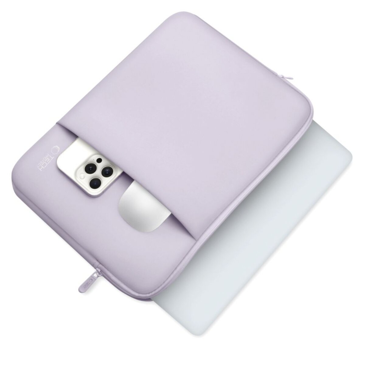 Eine lila Laptoptasche mit einer Tasche, in der ein Smartphone und eine Maus stecken.