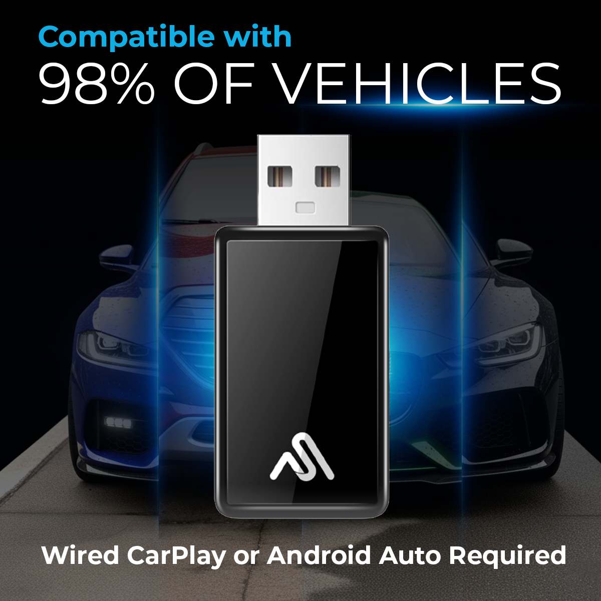 Ein schwarzer USB-Adapter steht vor zwei Autos. Kompatibel mit 98% der Fahrzeuge.