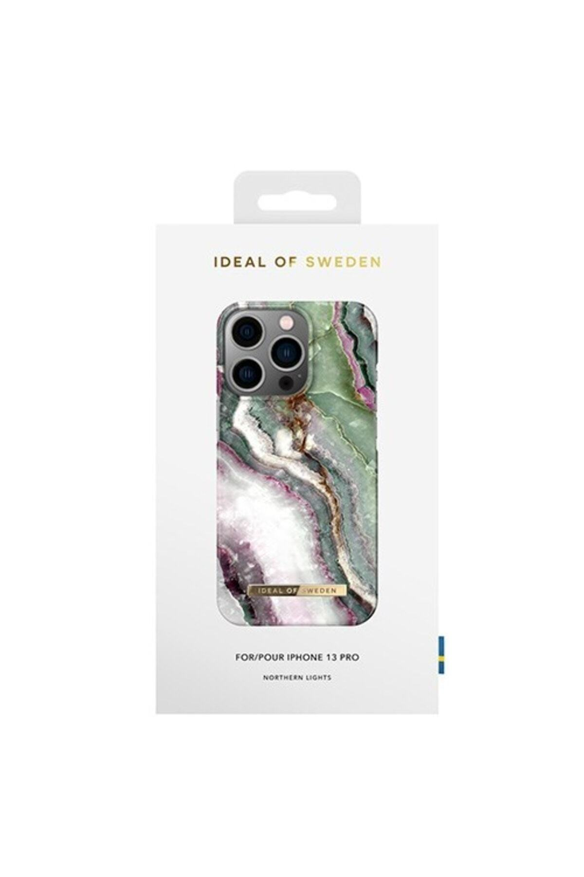 Yeşil ve mor mermer desenli iPhone 13 Pro kılıfı ambalajı.