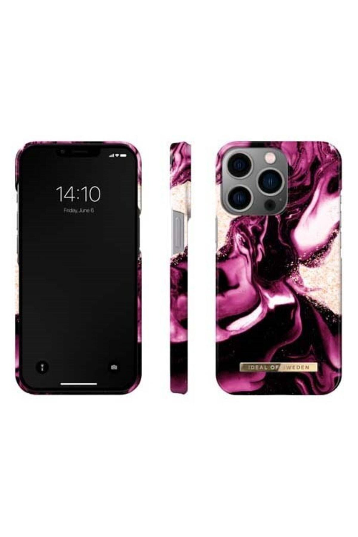 Pembe ve altın mermer desenli bir akıllı telefon. Telefonun arkası görünür.