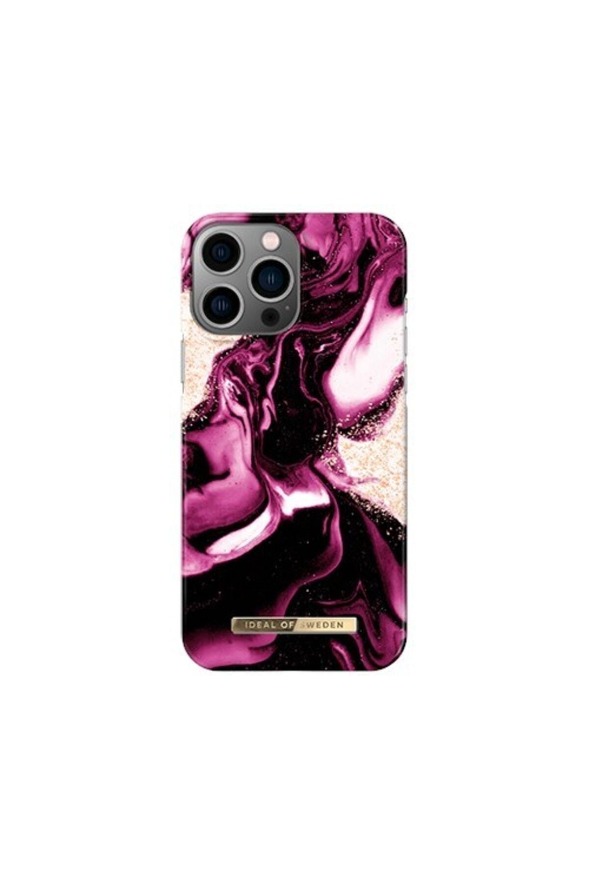Altın sim detaylı, pembe mermer desenli telefon kılıfı.