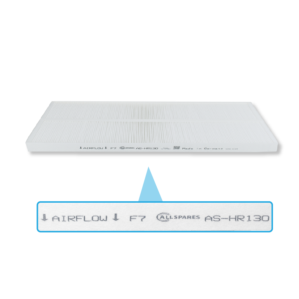 Un filtro aria bianco con etichetta AIRFLOW F7 ALLSPARES AS-HR130.