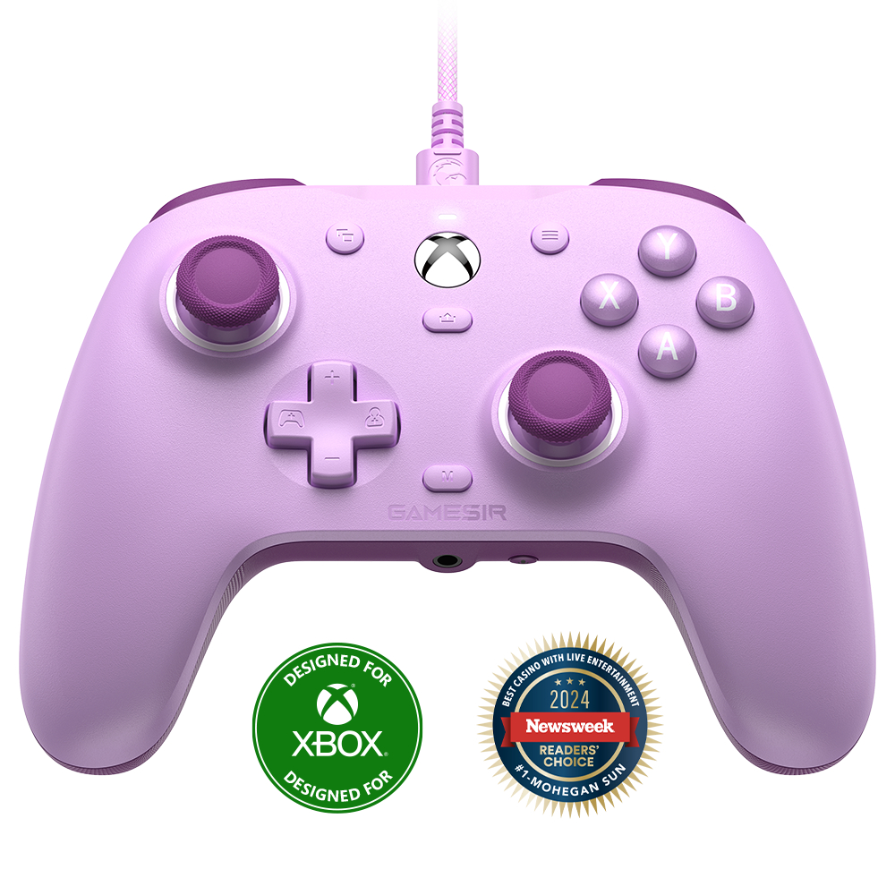 Un controller Xbox lavanda con pulsanti viola e cavo bianco.