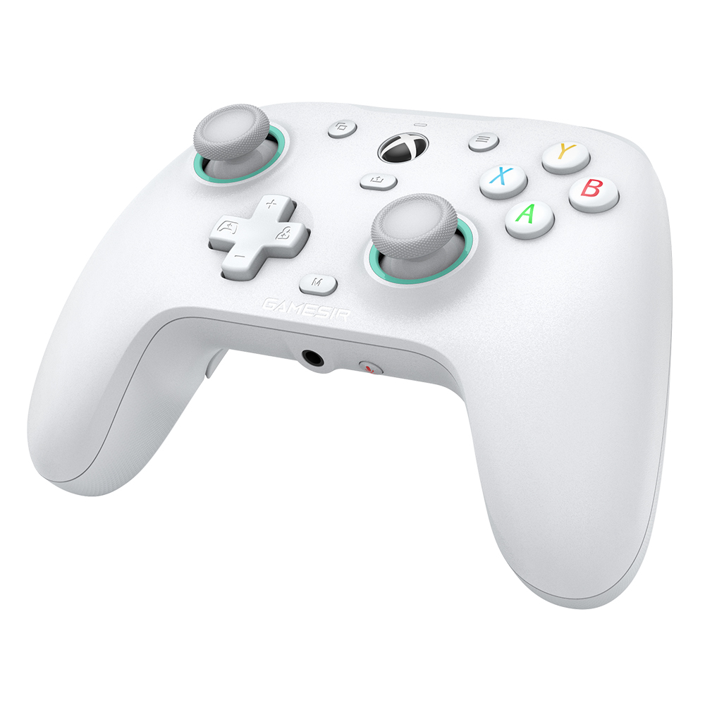 Un controller da gioco bianco con stick argentati e accenti verdi.