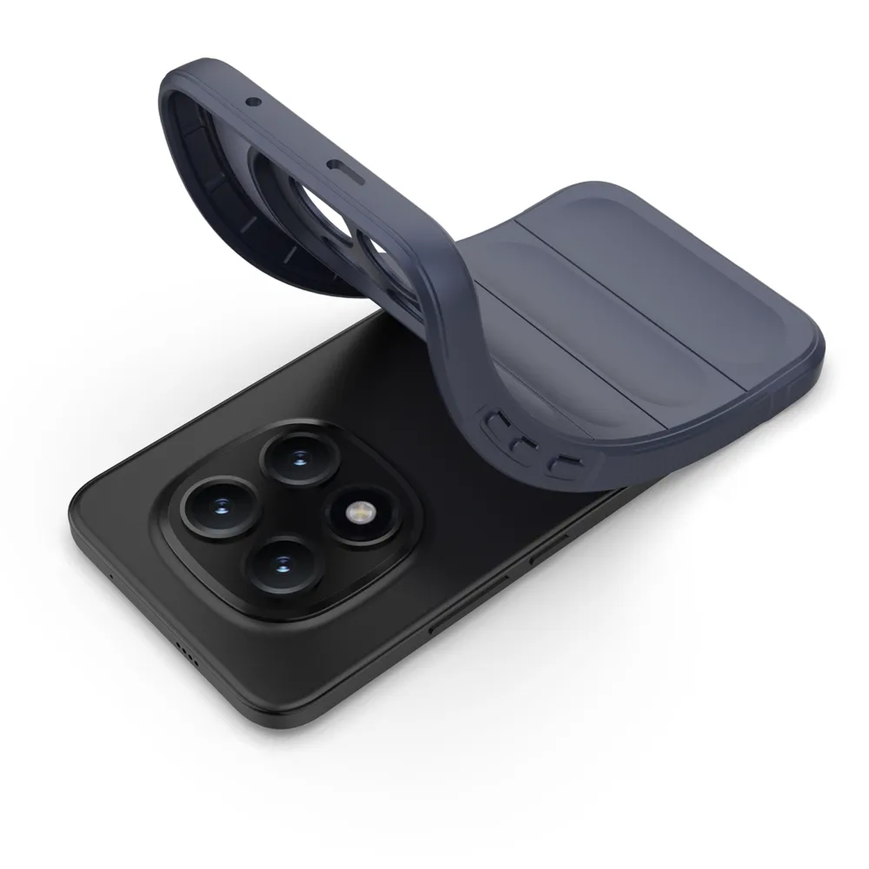 Donkergrijze telefoonhoes over een zwarte smartphone met vier camera's.
