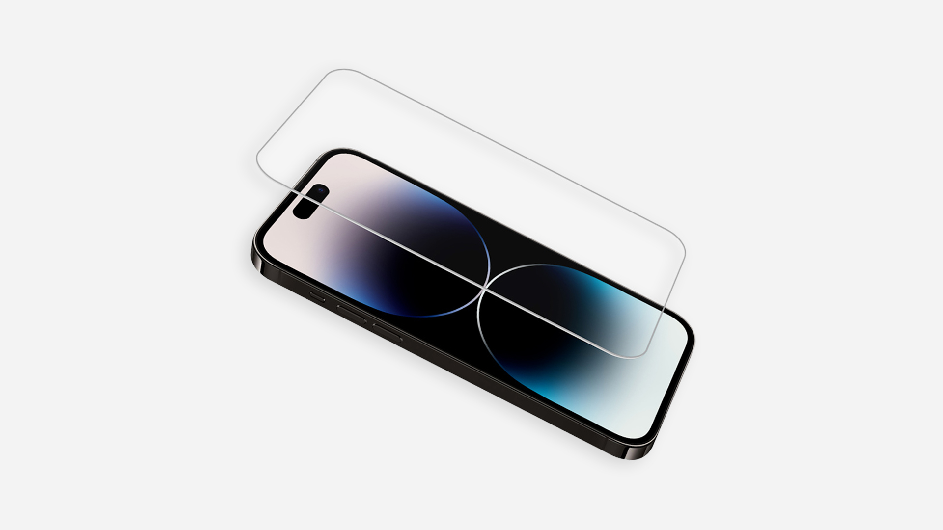Een zwarte smartphone met een schermprotector erop op een witte achtergrond.
