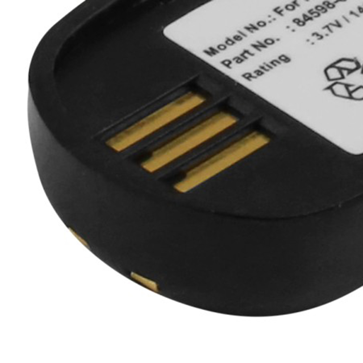 Primo piano di una batteria nera con contatti dorati ed etichetta.