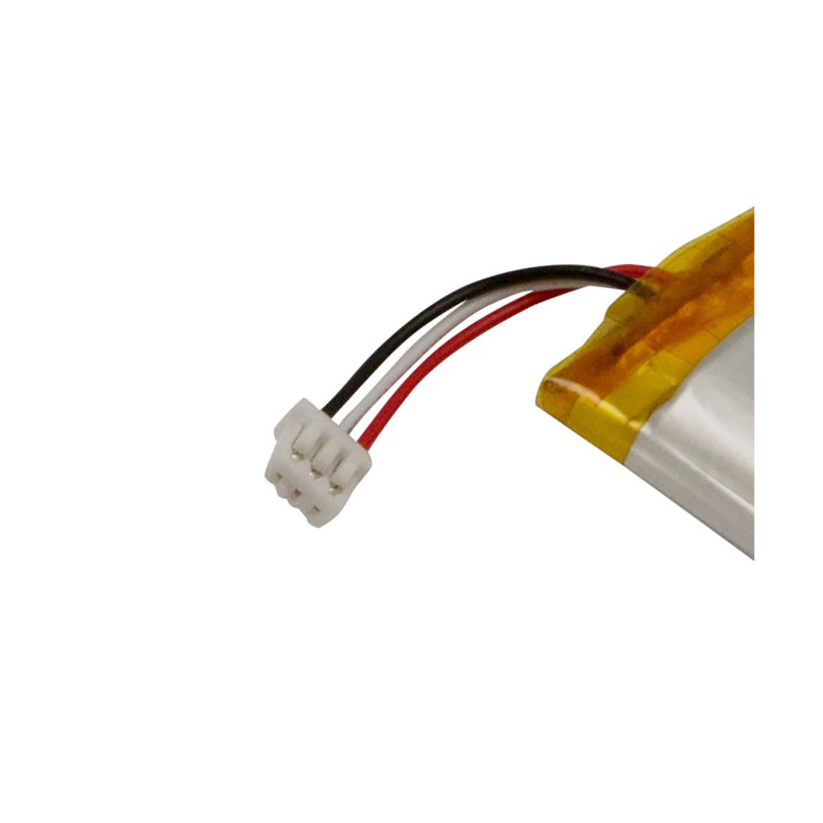 Una batteria piatta con tre fili: nero, bianco e rosso, che conducono a un connettore bianco.