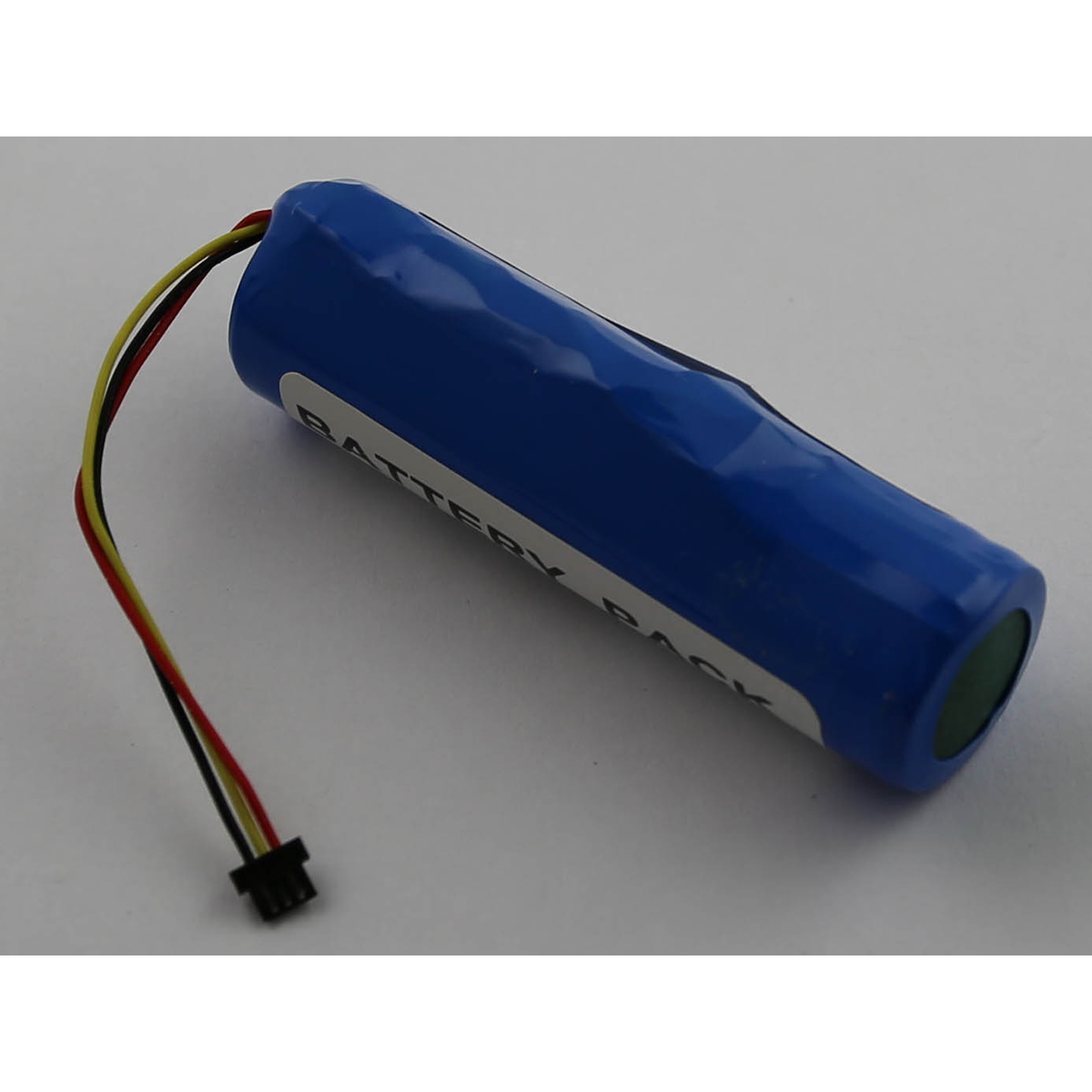 Un pacco batteria blu con tre cavi e un connettore.