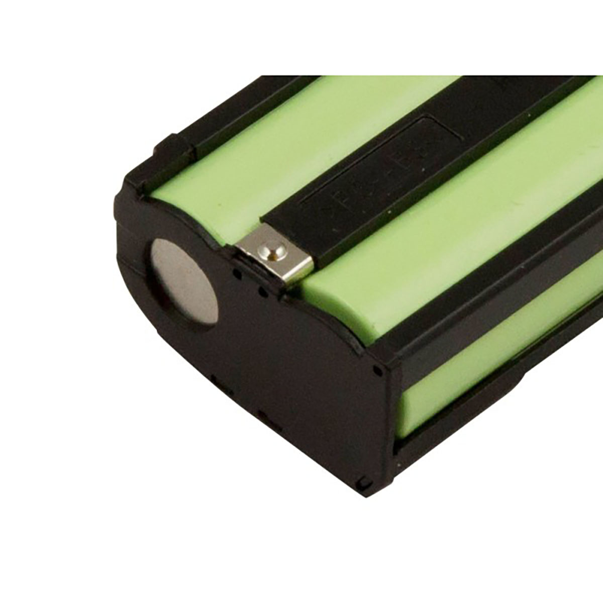 Un paquete de baterías con celdas verdes y carcasa negra sobre fondo blanco.