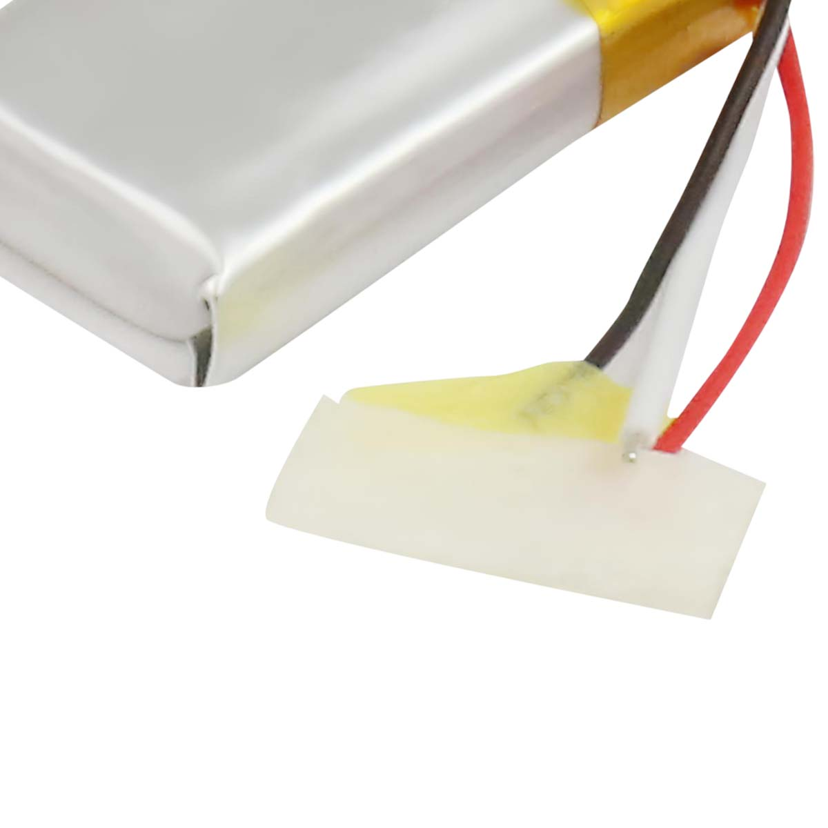 Una batteria piatta ai polimeri di litio con custodia argentata e tre fili.