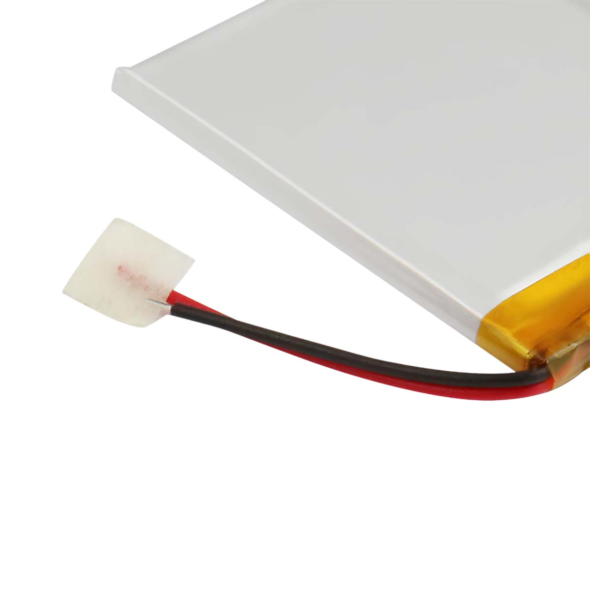 Pacco batteria bianco piatto con cavi rosso e nero e connettore bianco.