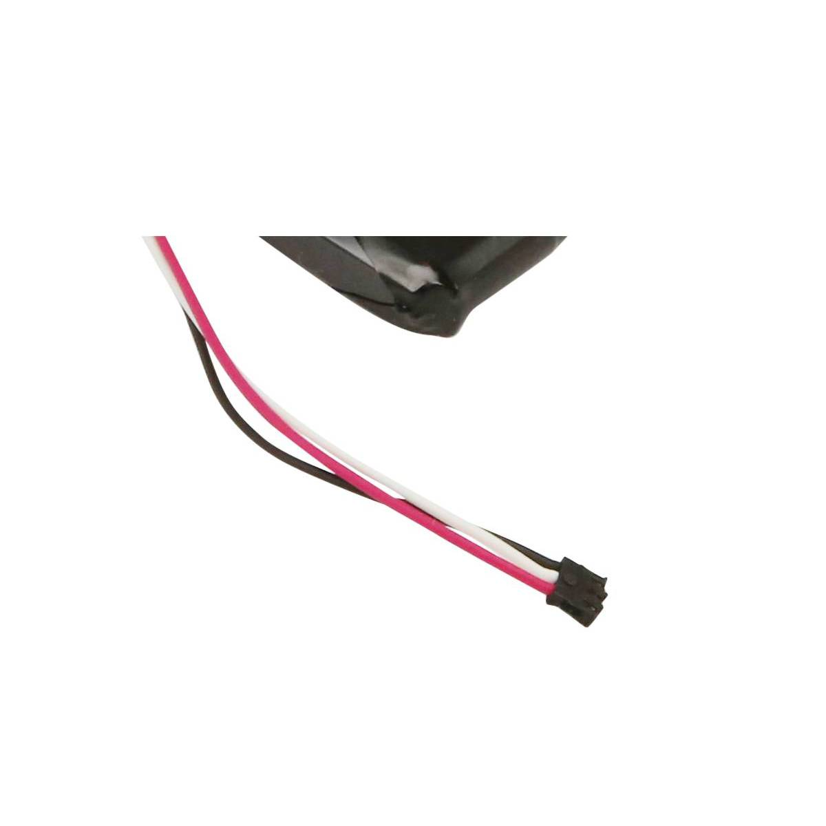Un cavo nero con tre fili (nero, bianco, rosa) e un connettore.