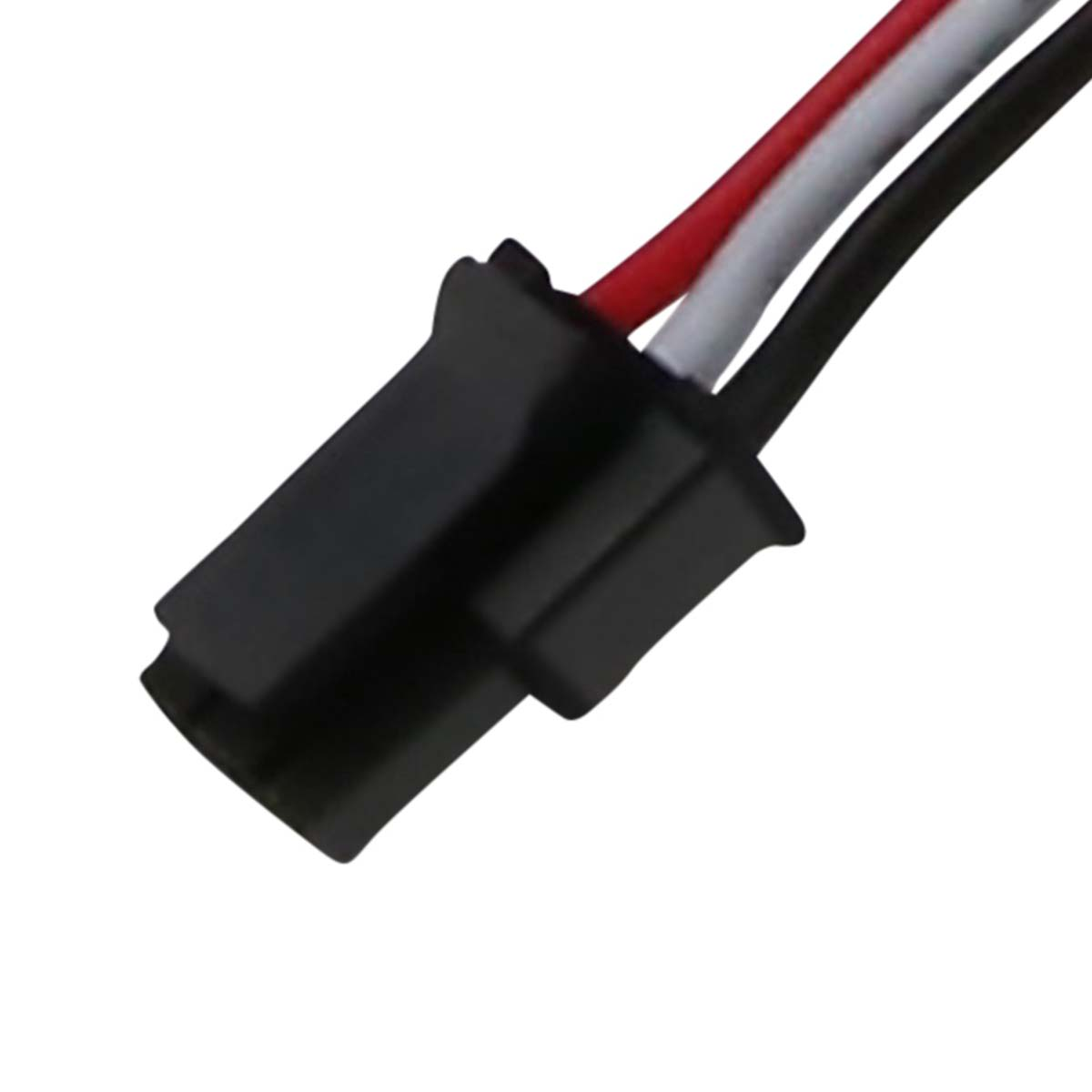 Connettore nero con tre fili: rosso, bianco e nero.